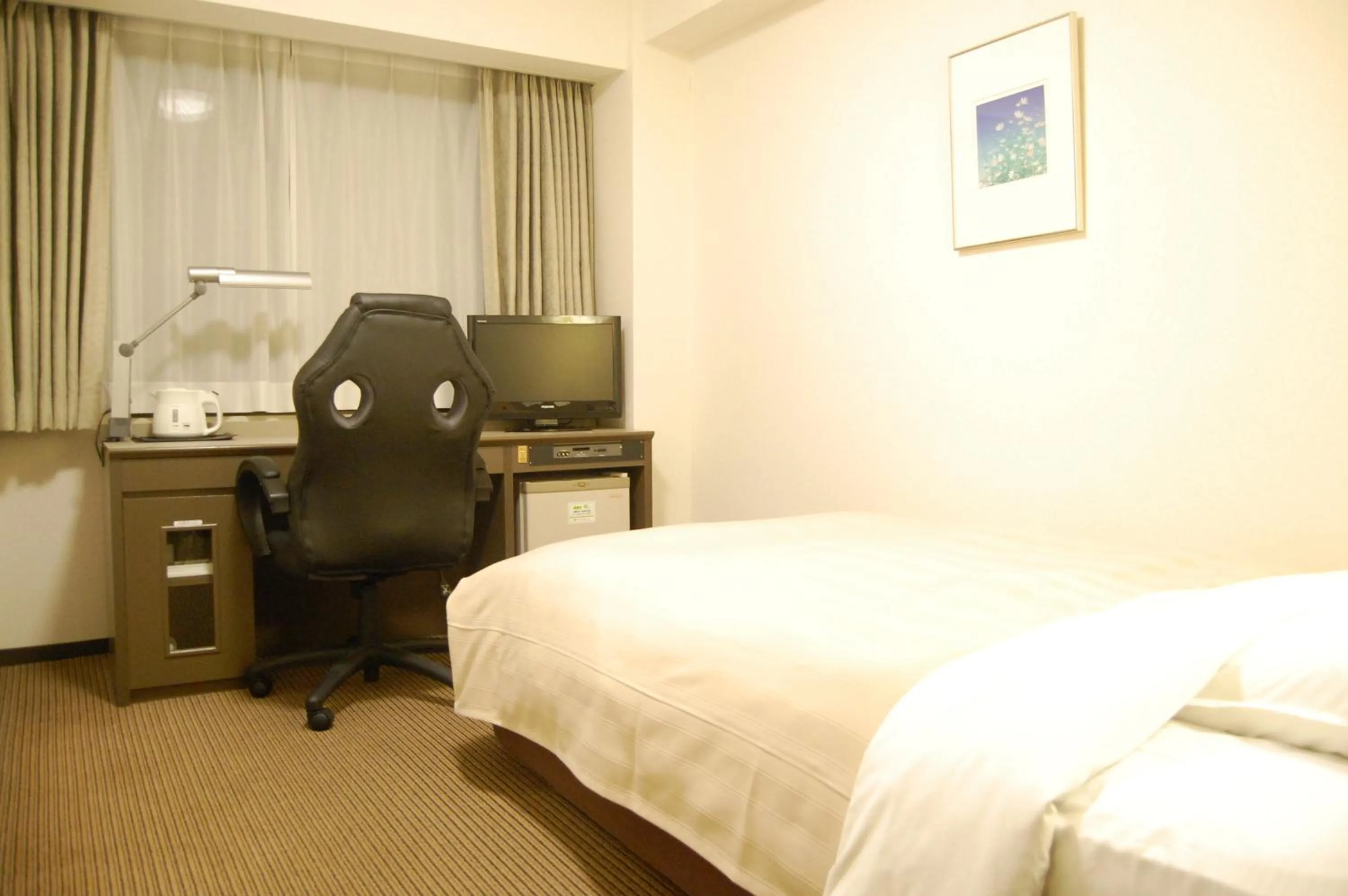 Photo of the whole room in Hotel Sunroute Aomori