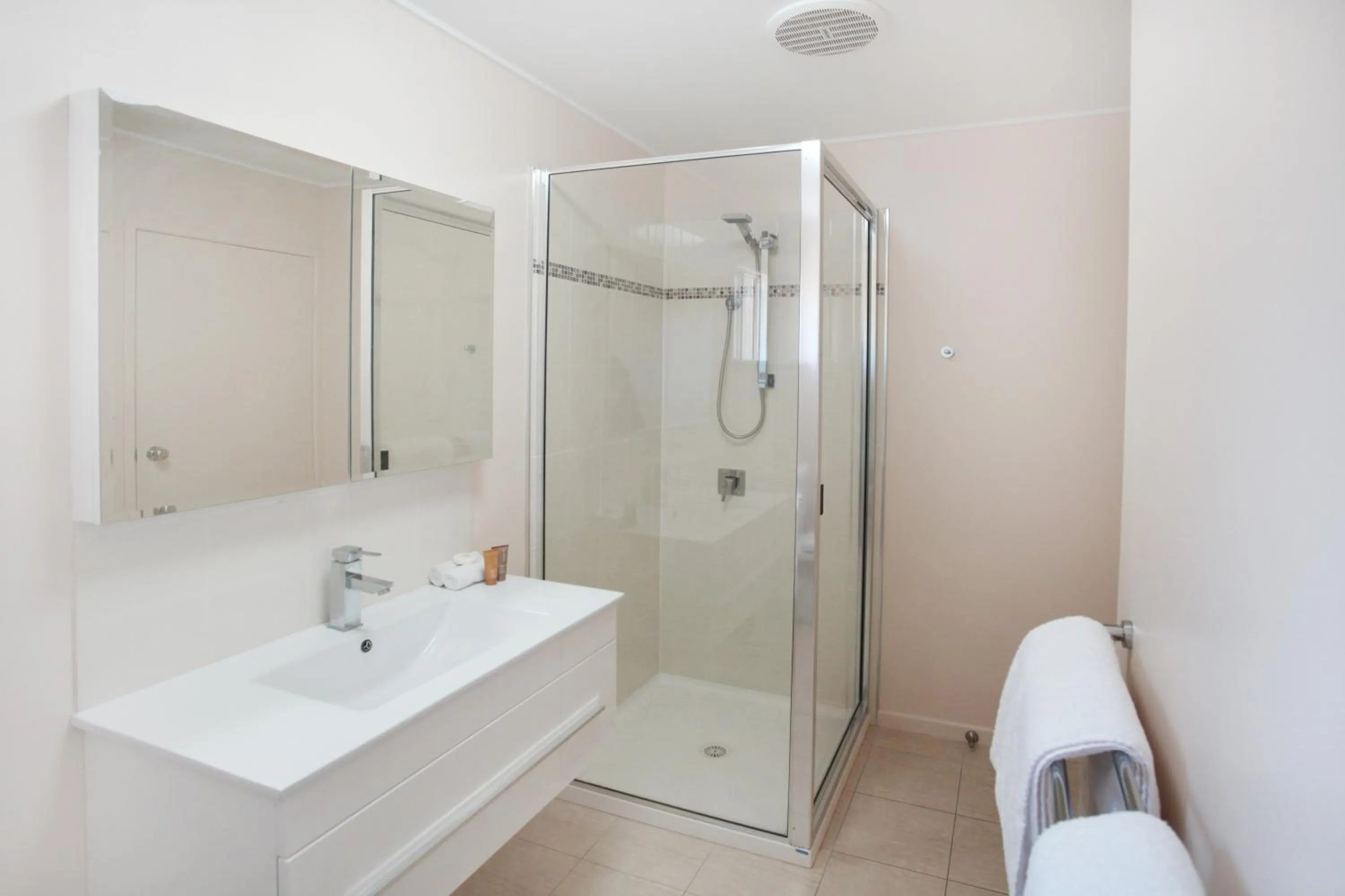 Shower in Whitsunday Sands Resort