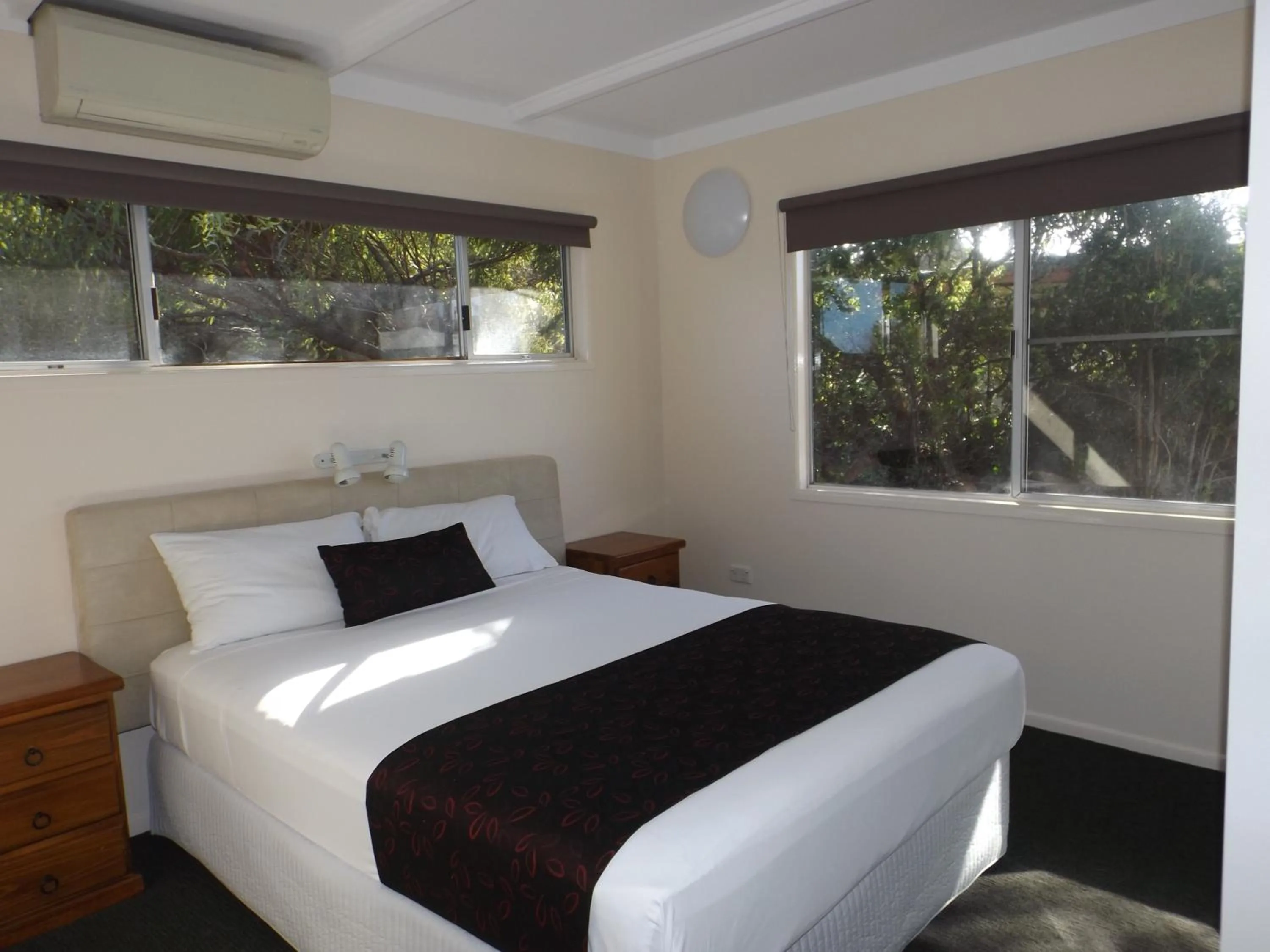 Bedroom, Bed in Whitsunday Sands Resort