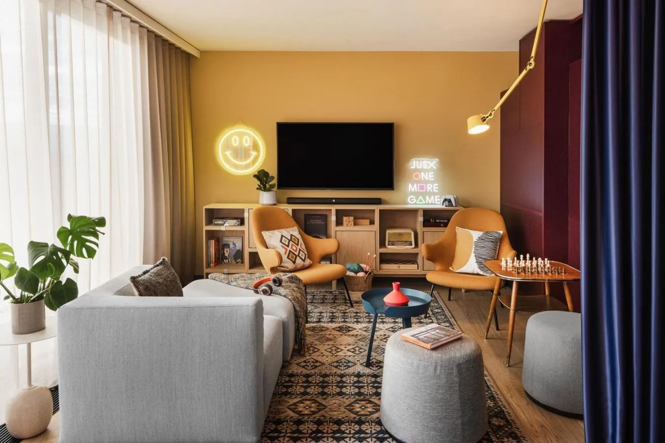 Communal lounge/ TV room in Stay KooooK Geneva City - Online Check In