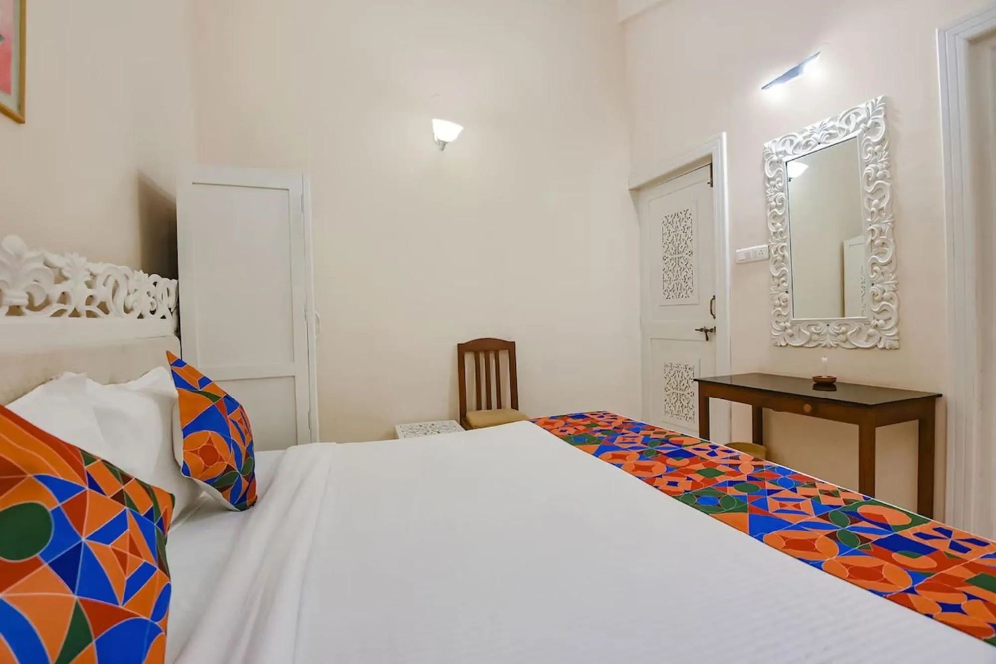 Bed in FabHotel Prime Emerald Highland - 500M From Candolim Beach