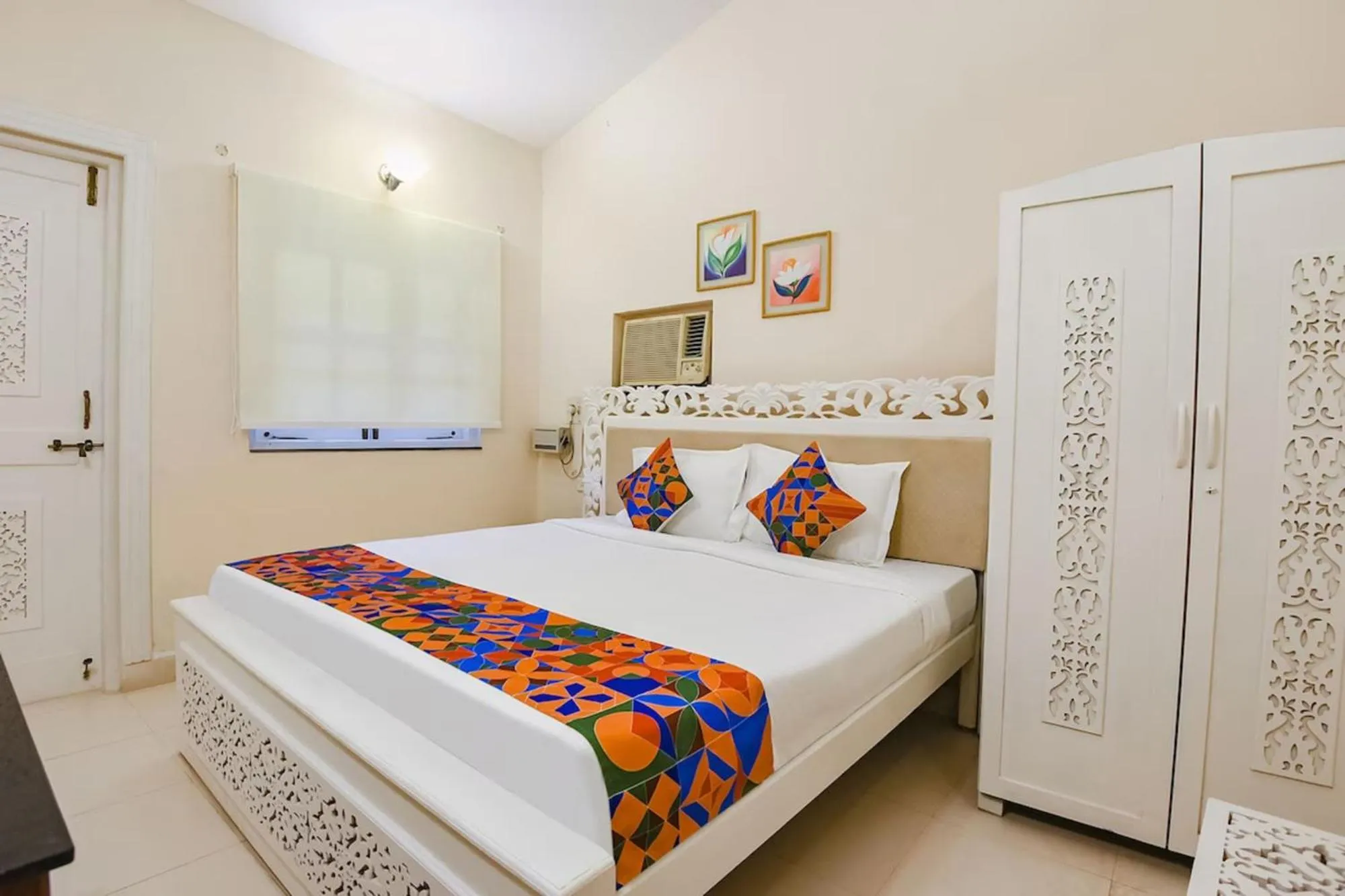 Bed in FabHotel Prime Emerald Highland - 500M From Candolim Beach