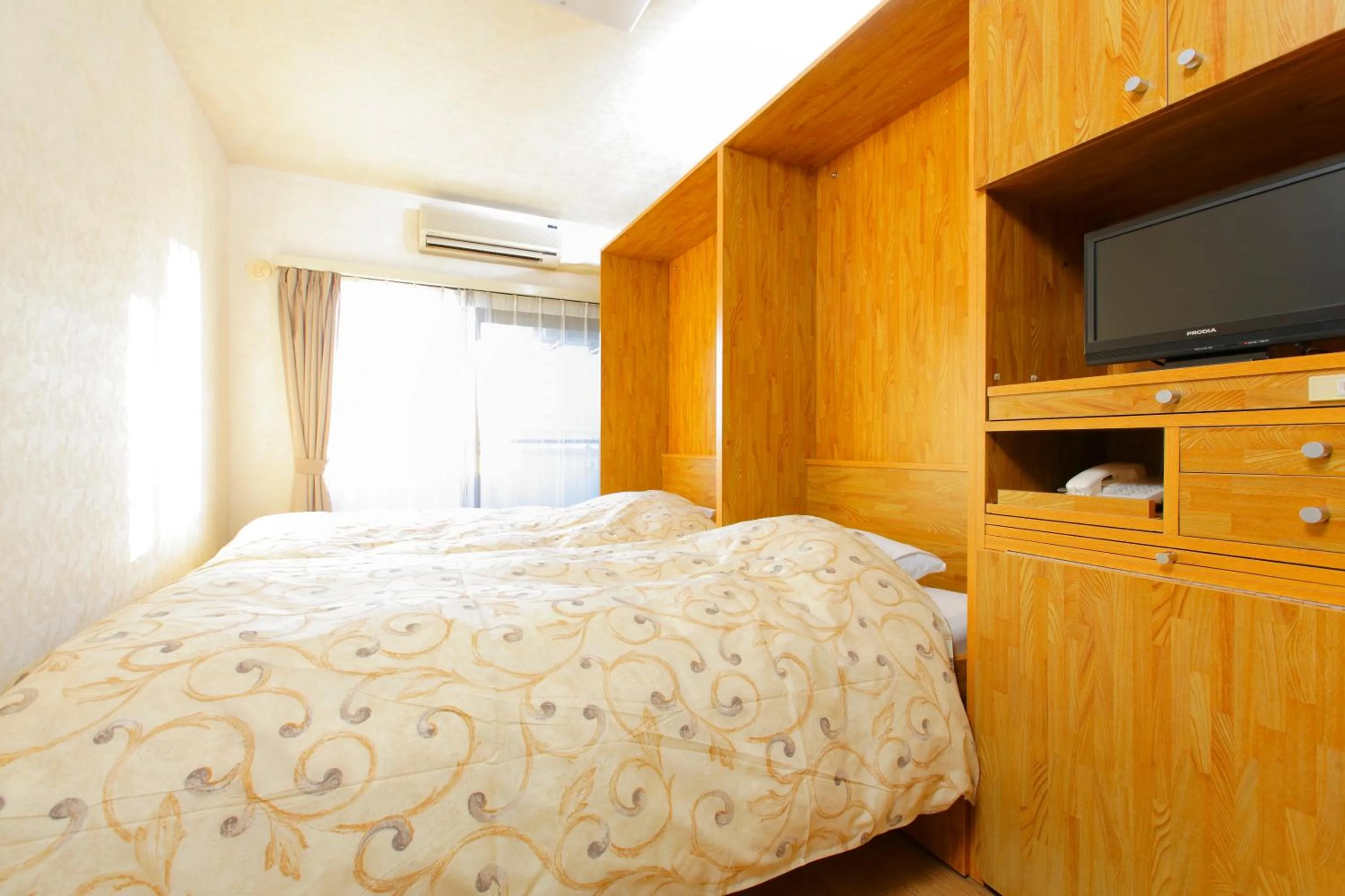 Spring, Bed in FLEXSTAY INN Nakanobu