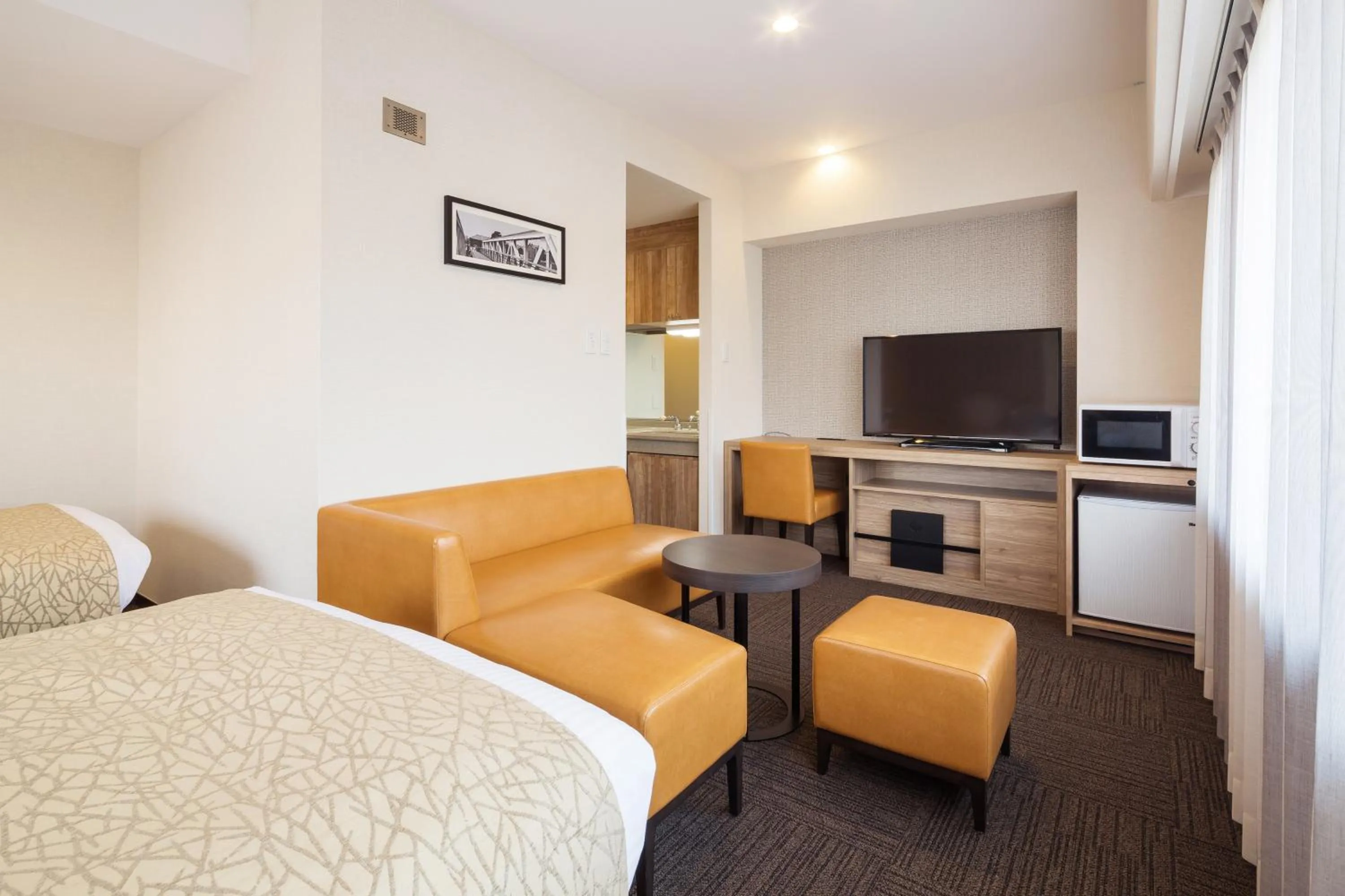 Photo of the whole room, Bed in Flexstay Inn Sakuragicho