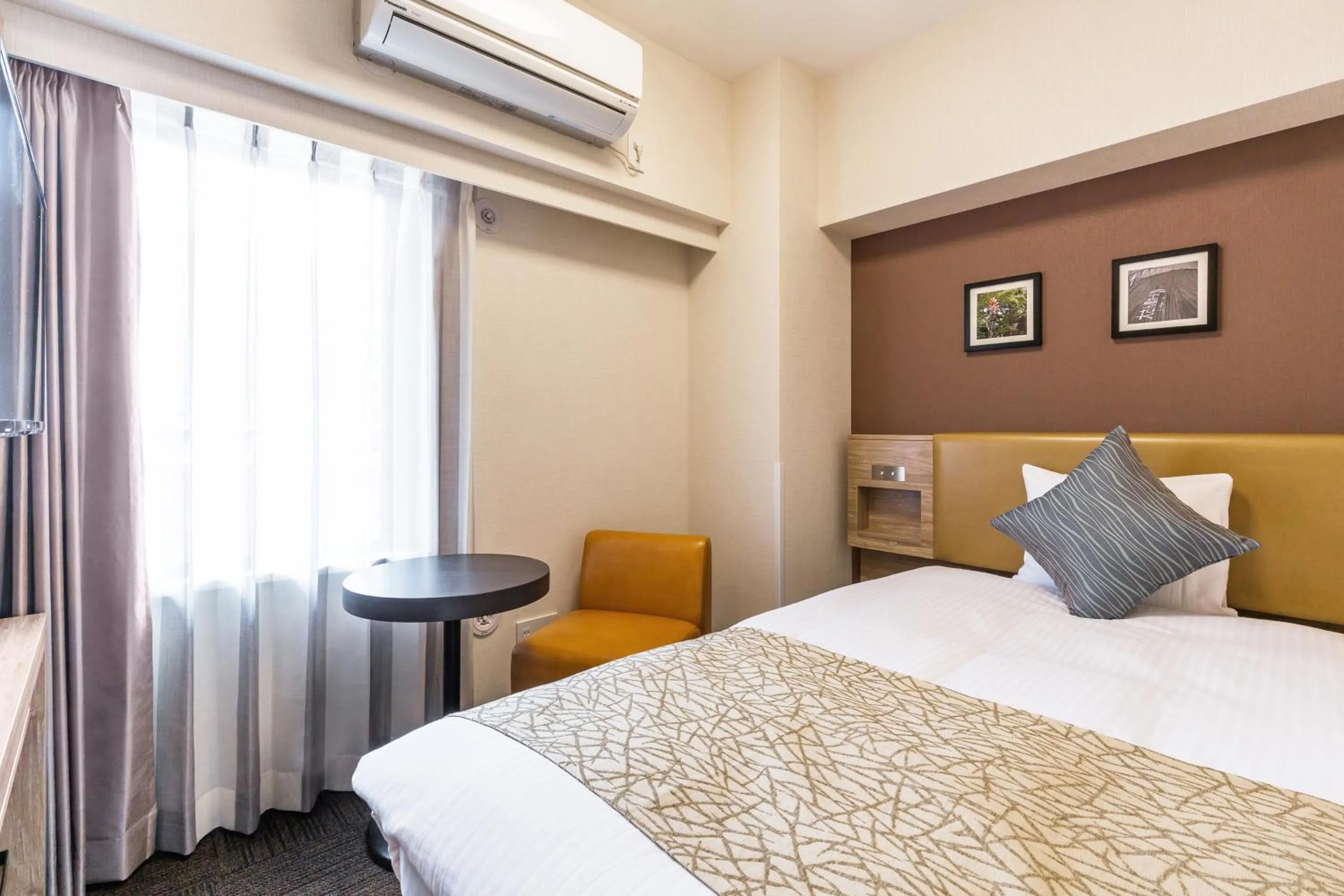 Spring, Bed in Flexstay Inn Sakuragicho