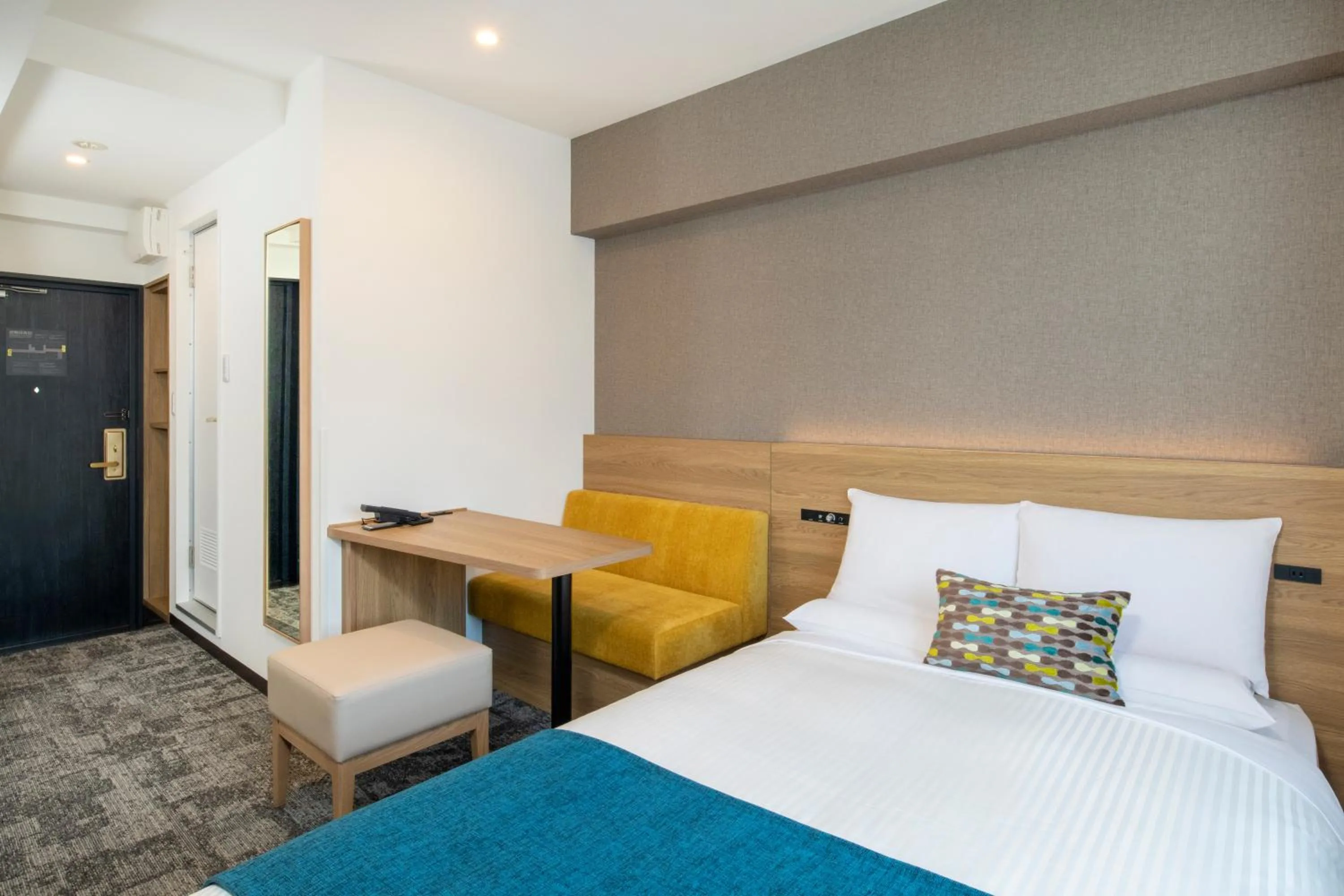 Photo of the whole room, Bed in FLEXSTAY INN Shinurayasu