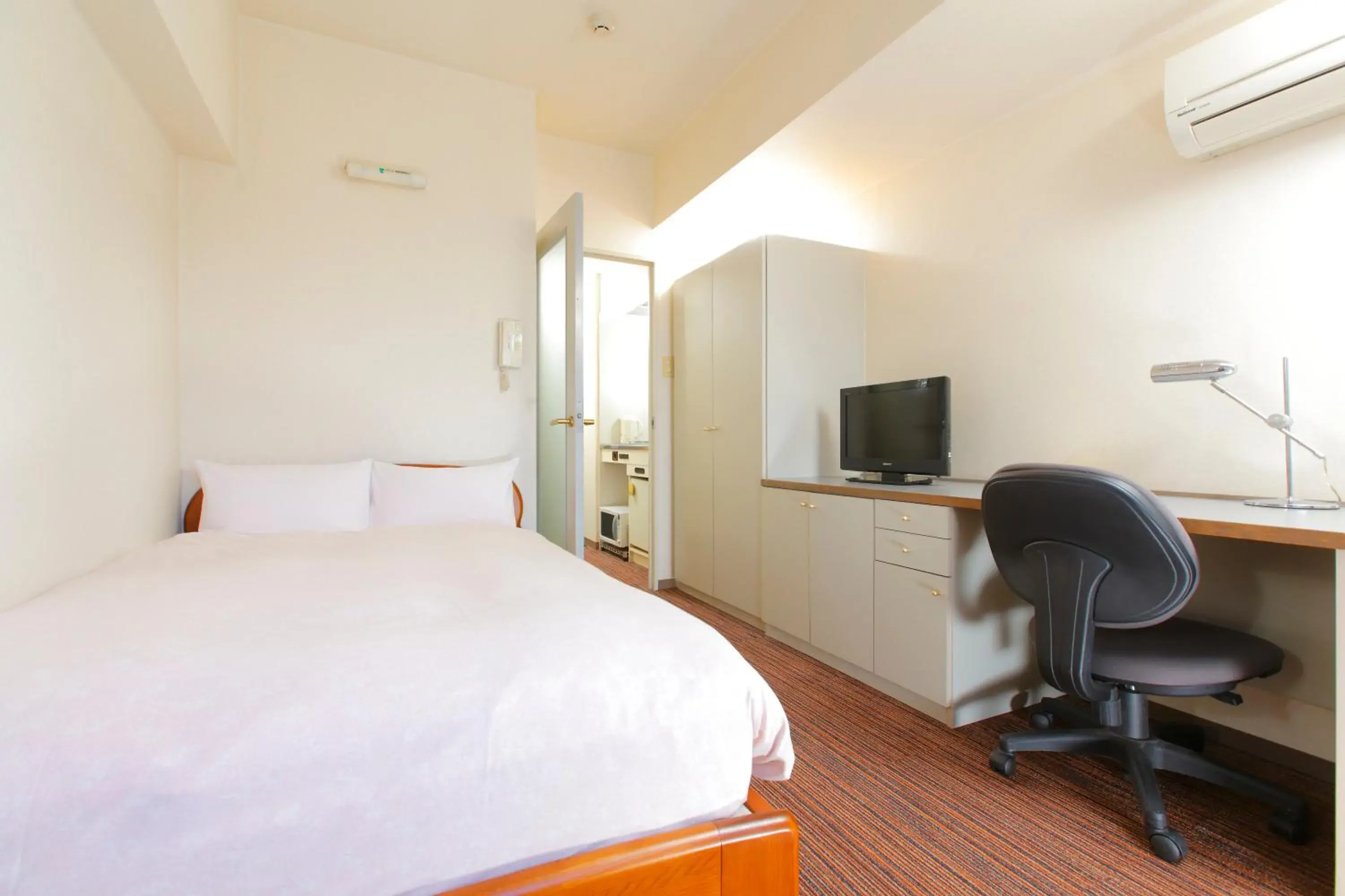 Standard Semi Double - House Keeping is Optional with Additional Cost - Non-Smoking (1 adult) in FLEXSTAY INN Shinurayasu Standard Semi Double - House Keeping is Optional with Additional Cost - Non-Smoking (1 adult) in FLEXSTAY INN Shinurayasu