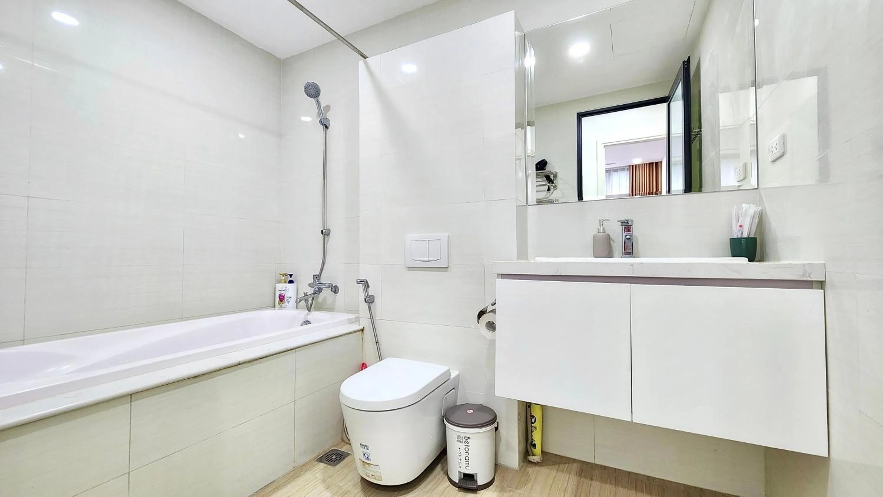 Toilet in Vinhomes Metropolis Residence