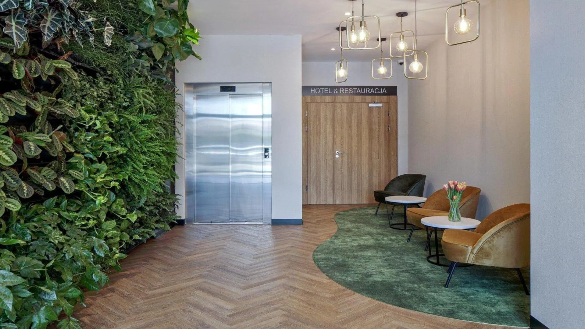 Lobby or reception in B&B HOTEL Tomaszów Lubelski