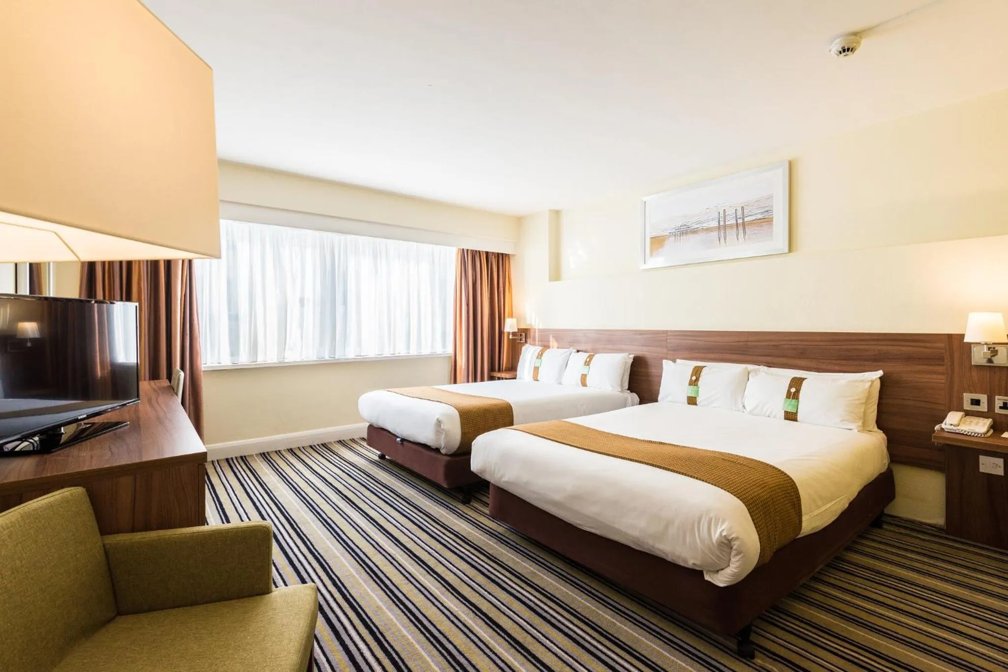Photo of the whole room, Bed in Holiday Inn Brighton Seafront by IHG