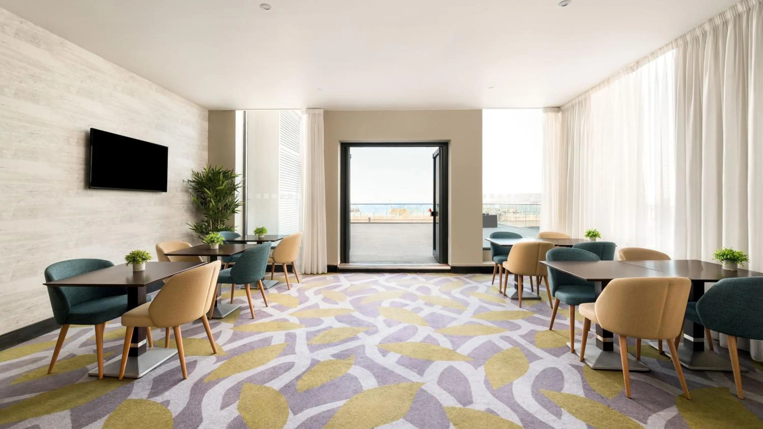 Restaurant/places to eat in Holiday Inn Brighton Seafront by IHG