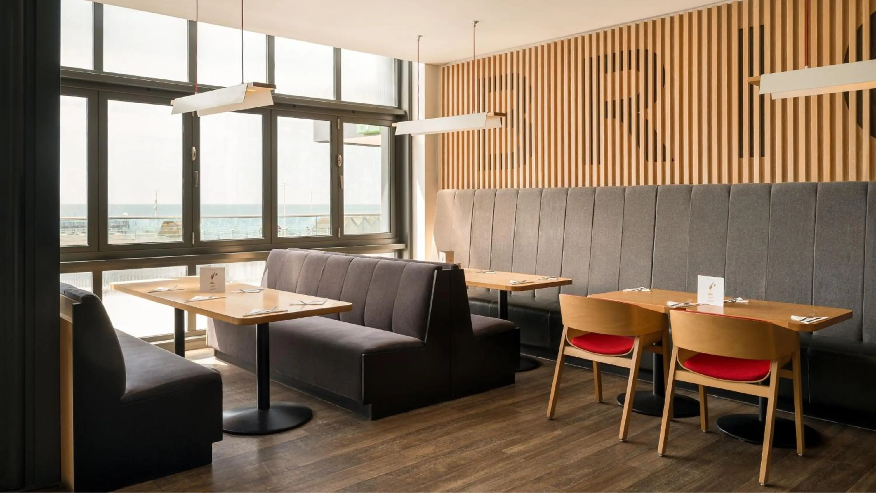 Restaurant/places to eat in Holiday Inn Brighton Seafront by IHG