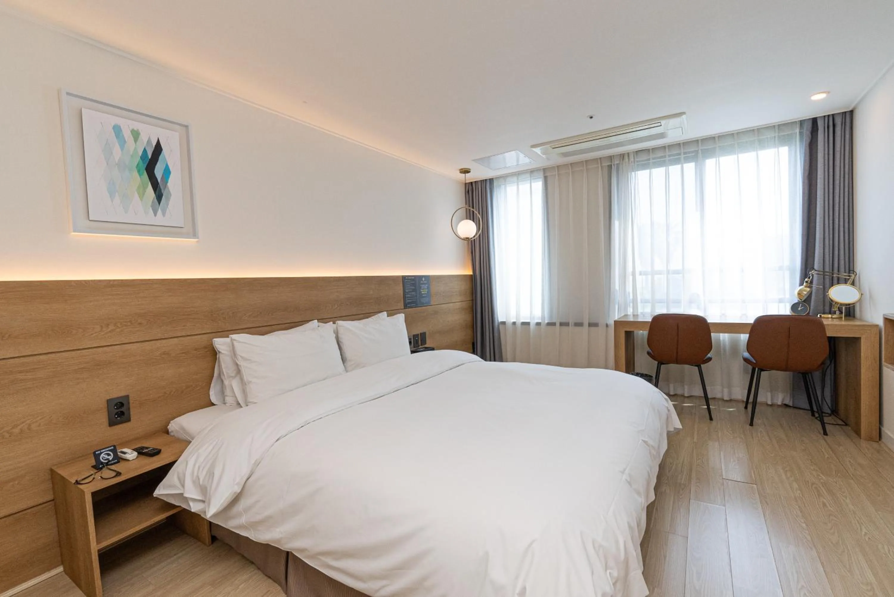 Photo of the whole room, Bed in Hotel The Grang Jungmun