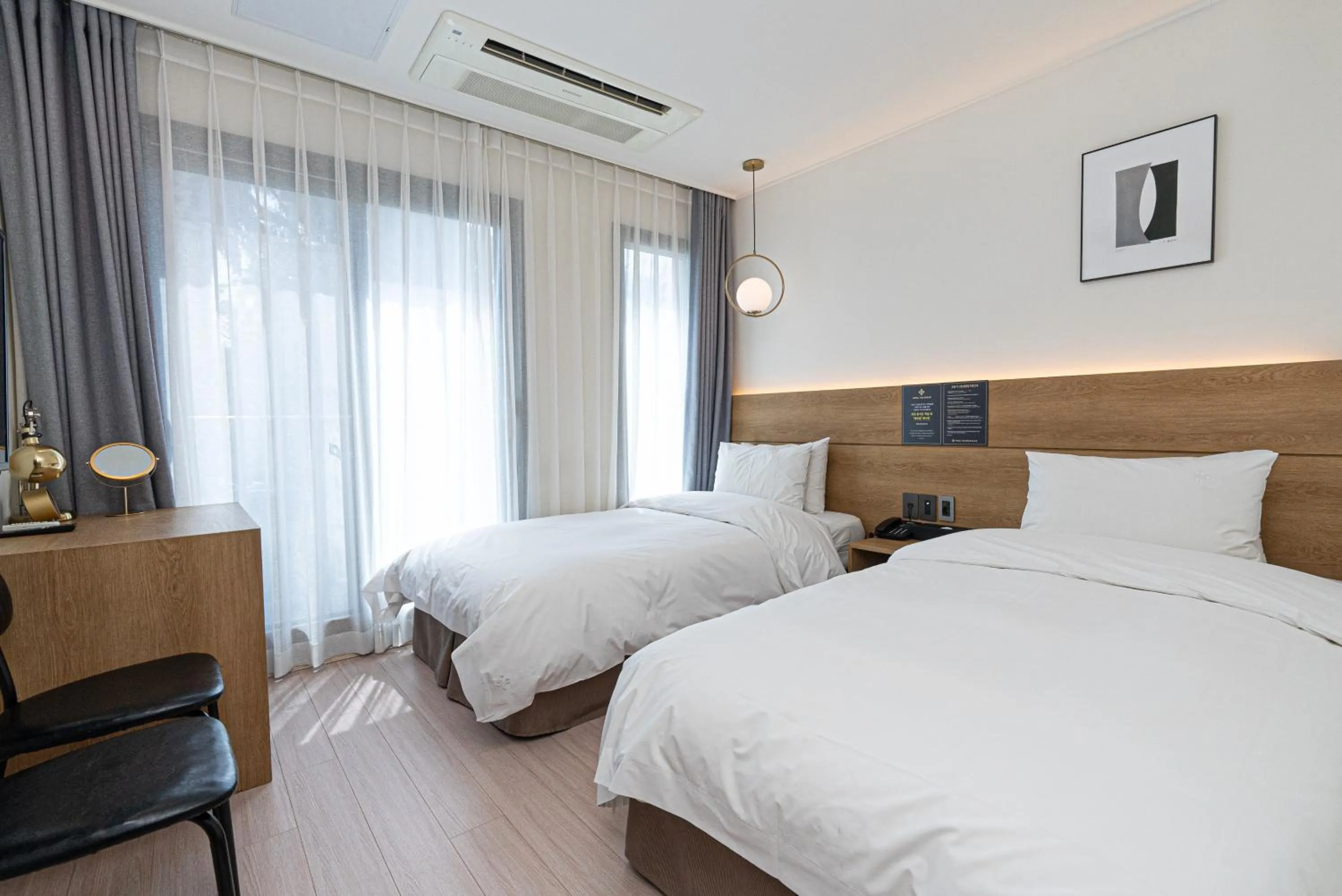 Photo of the whole room, Bed in Hotel The Grang Jungmun
