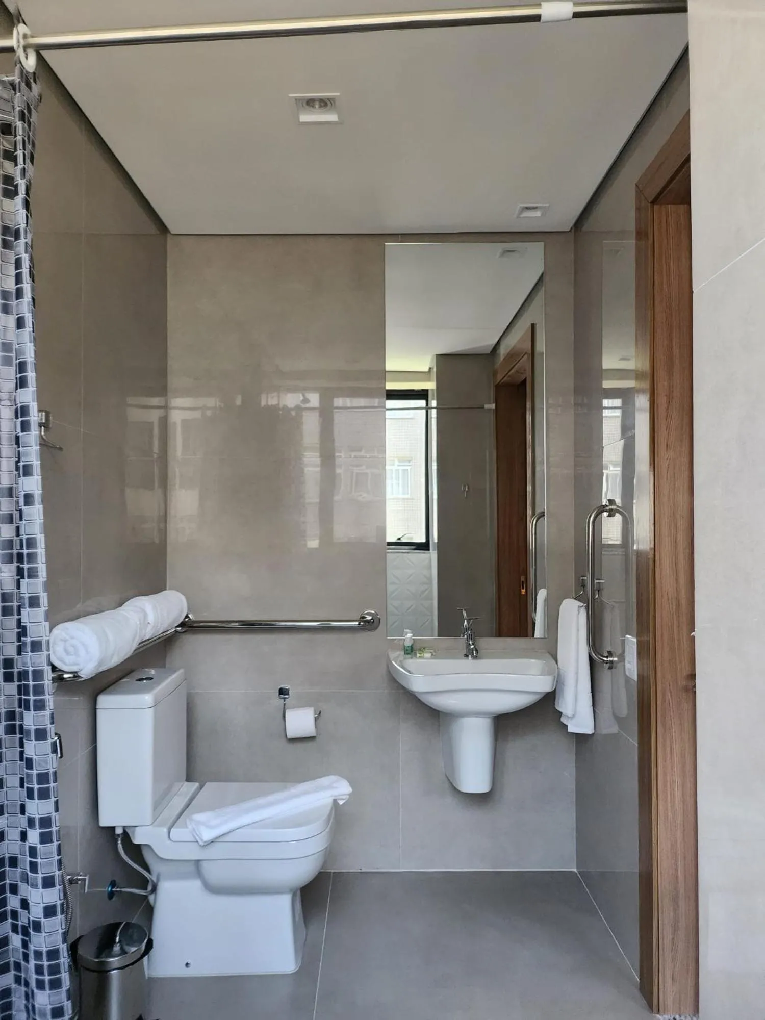 Toilet in Life Residence