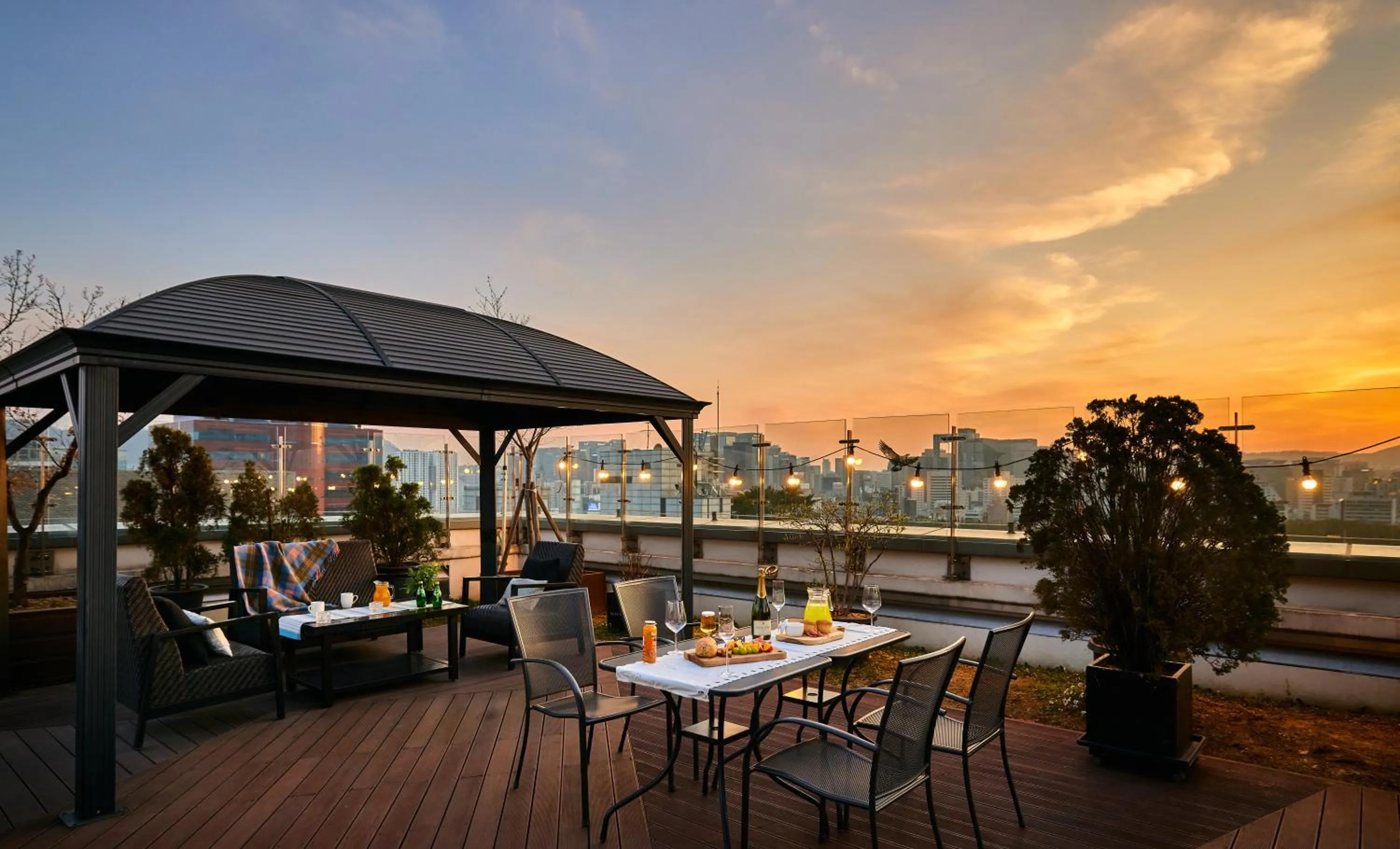 Natural landscape in Mayplace Hotel