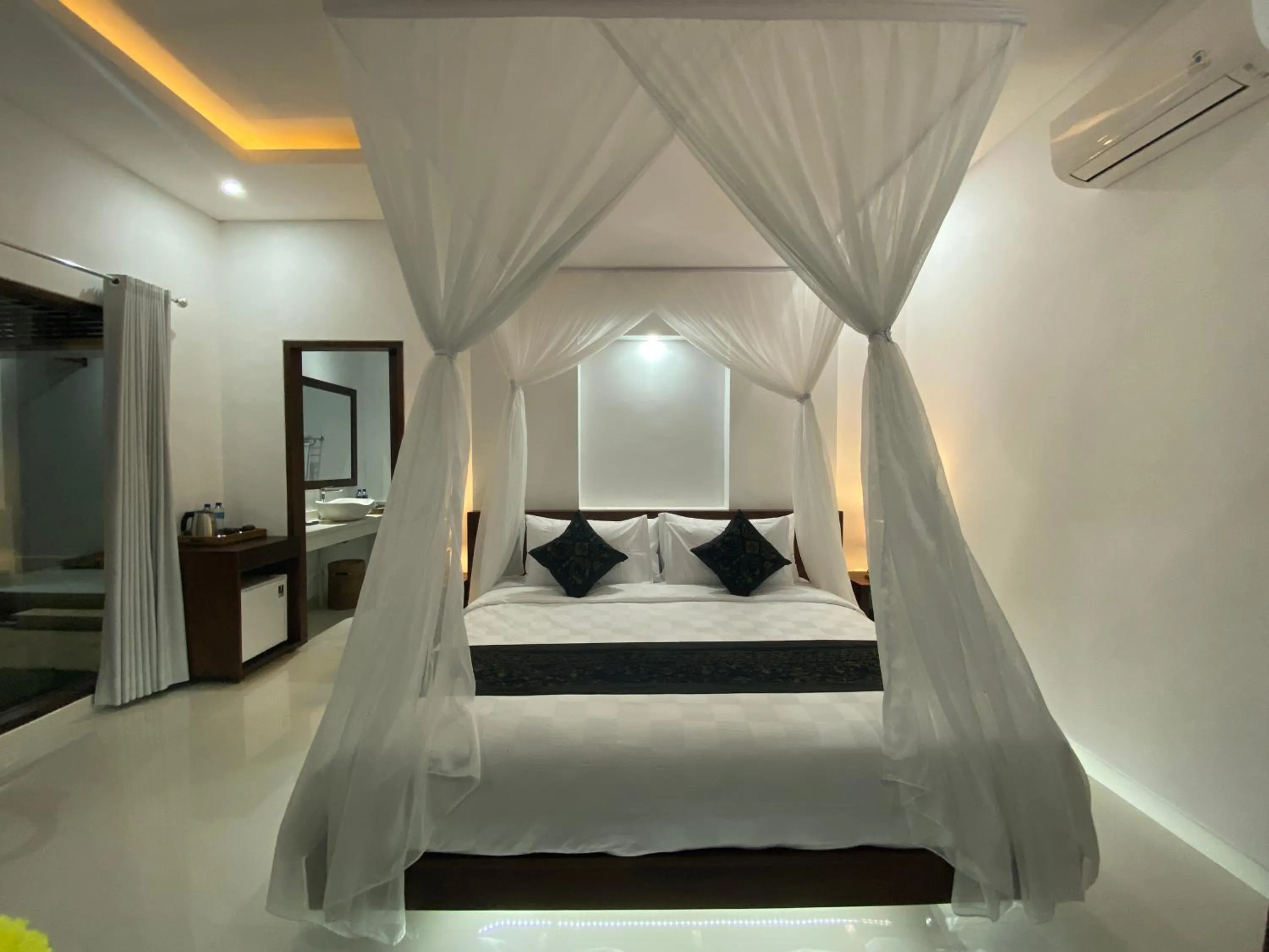 Bed in Namika Villas Ubud