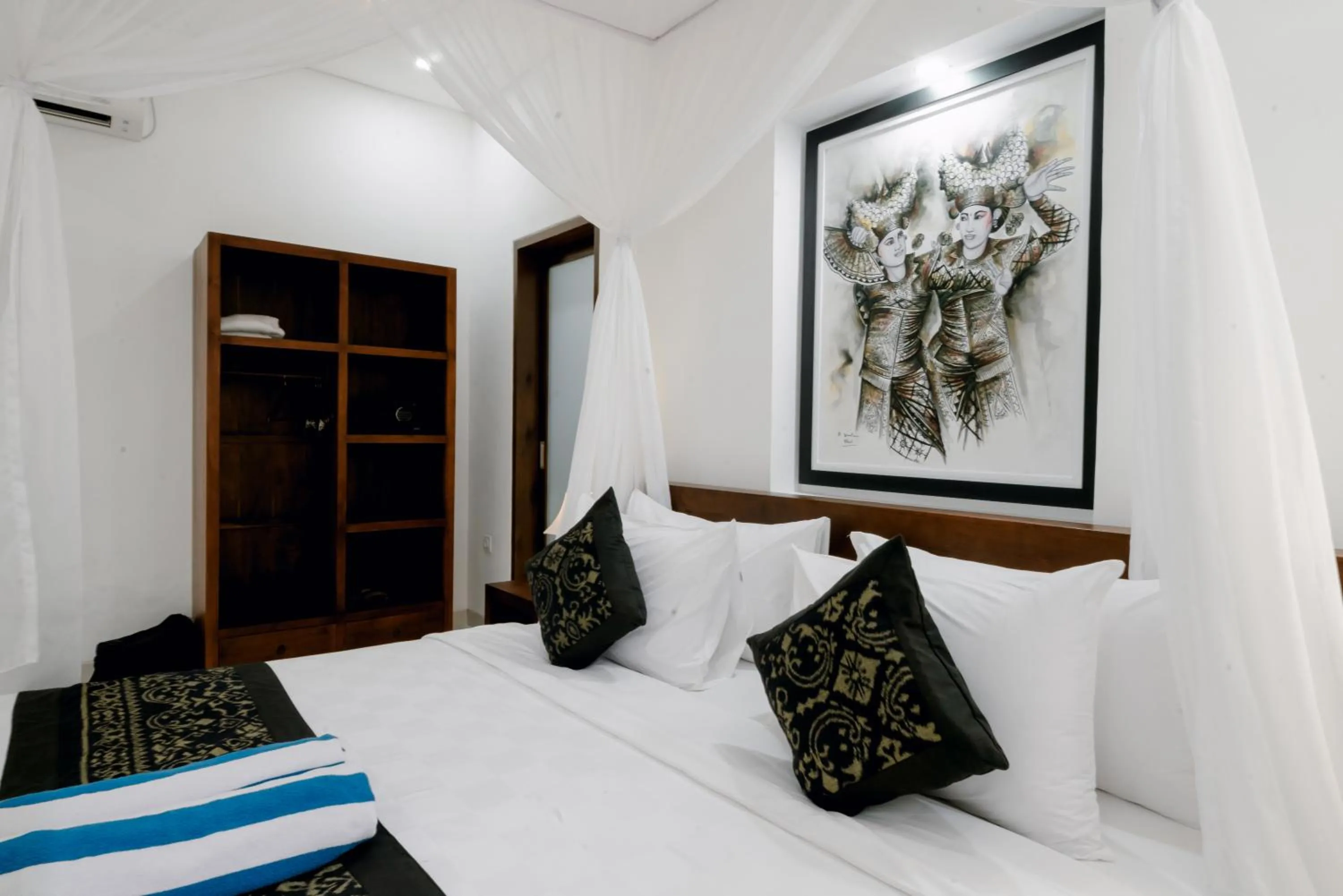 Bed in Namika Villas Ubud