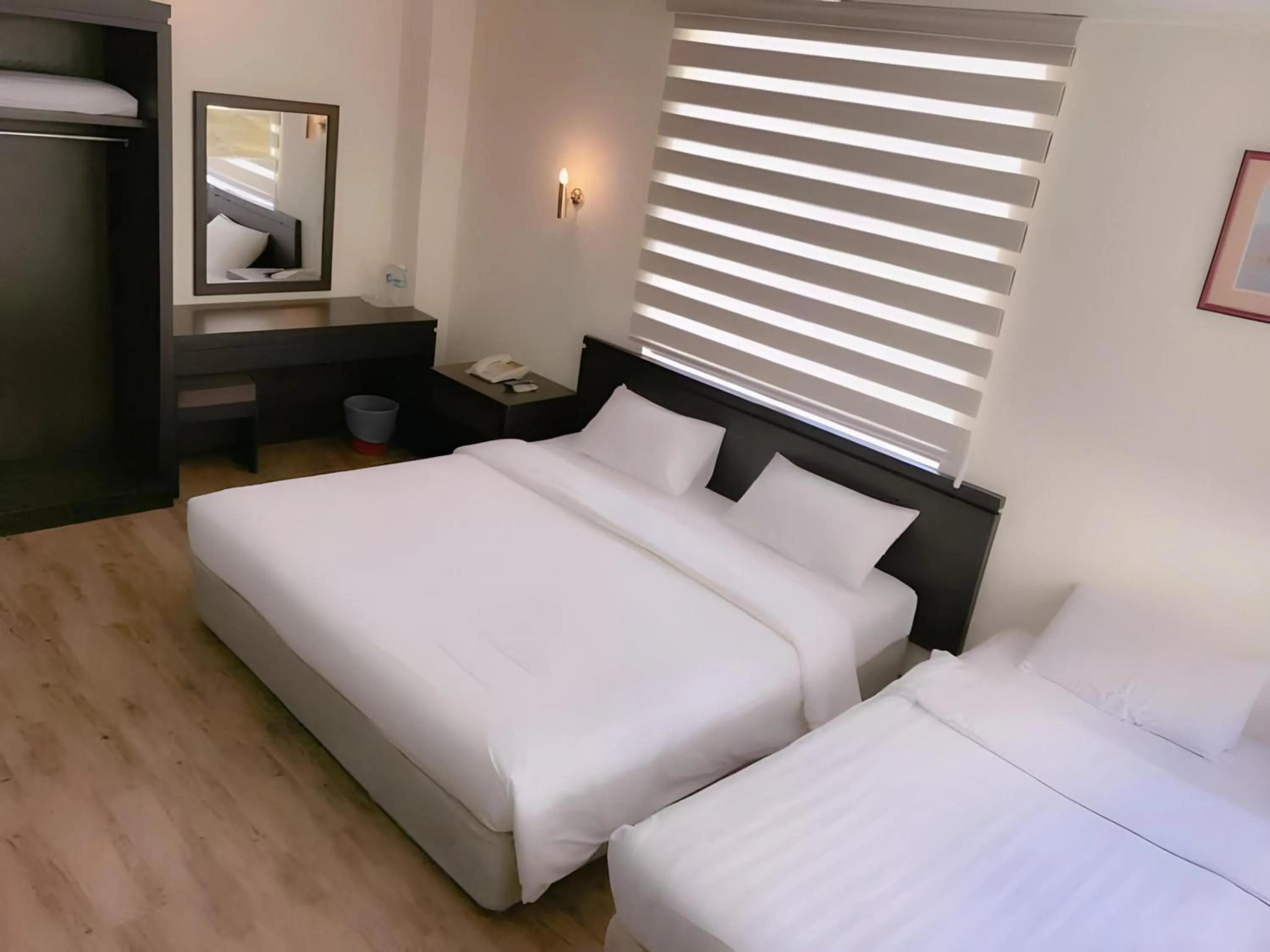 Bedroom, Bed in Hotel O Asia City