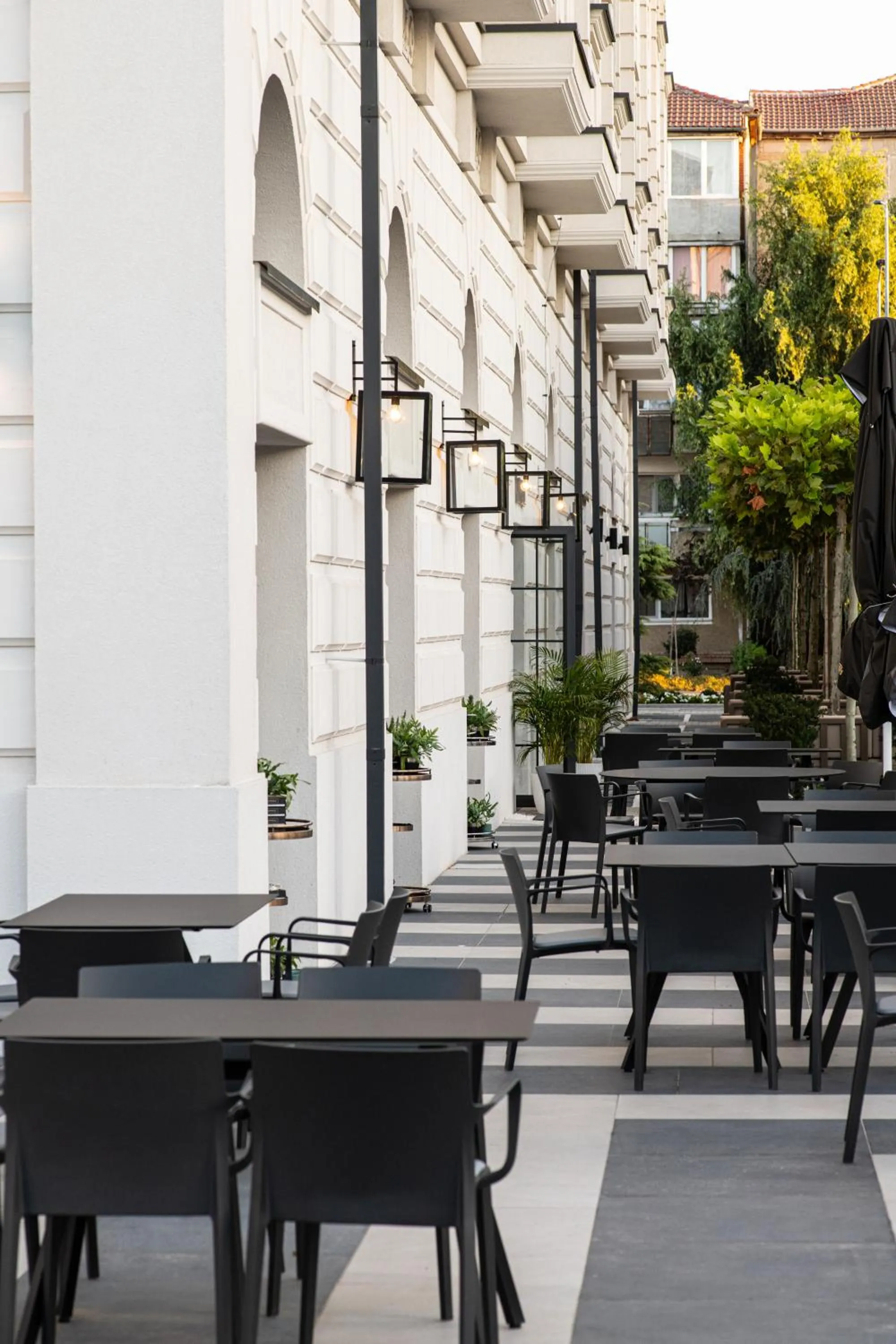 Restaurant/places to eat in ZET Hotel