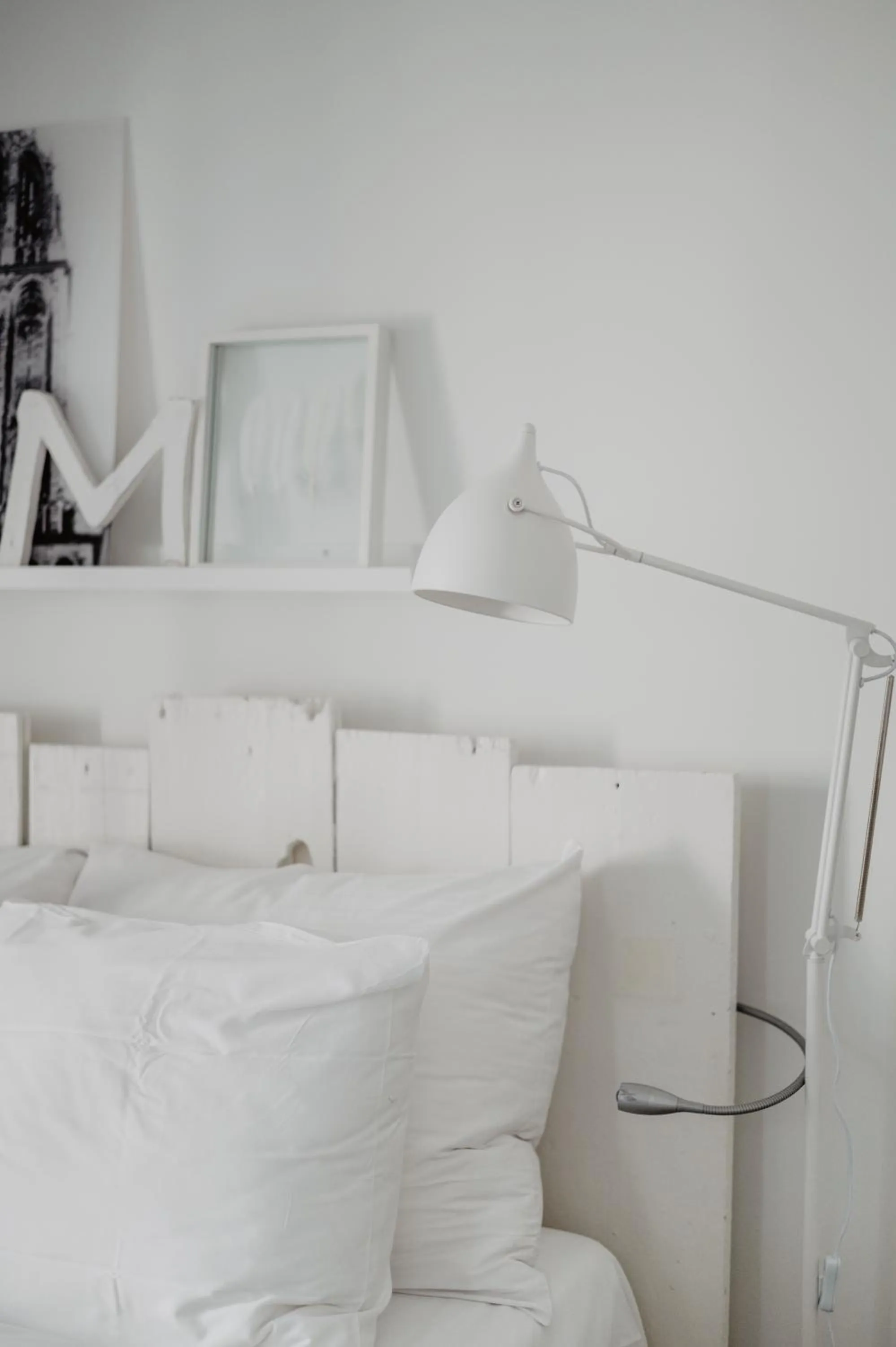 Bed in Mother Goose Hotel