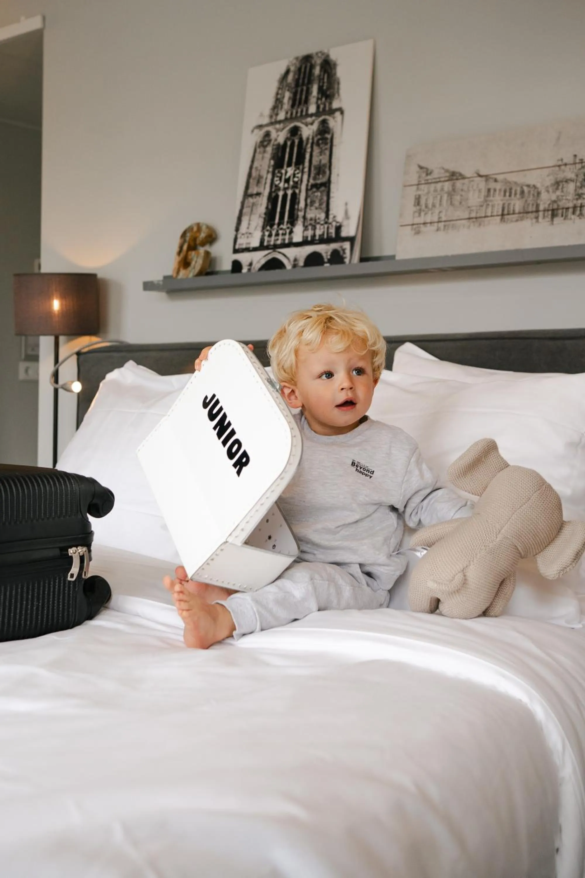 Bed in Mother Goose Hotel