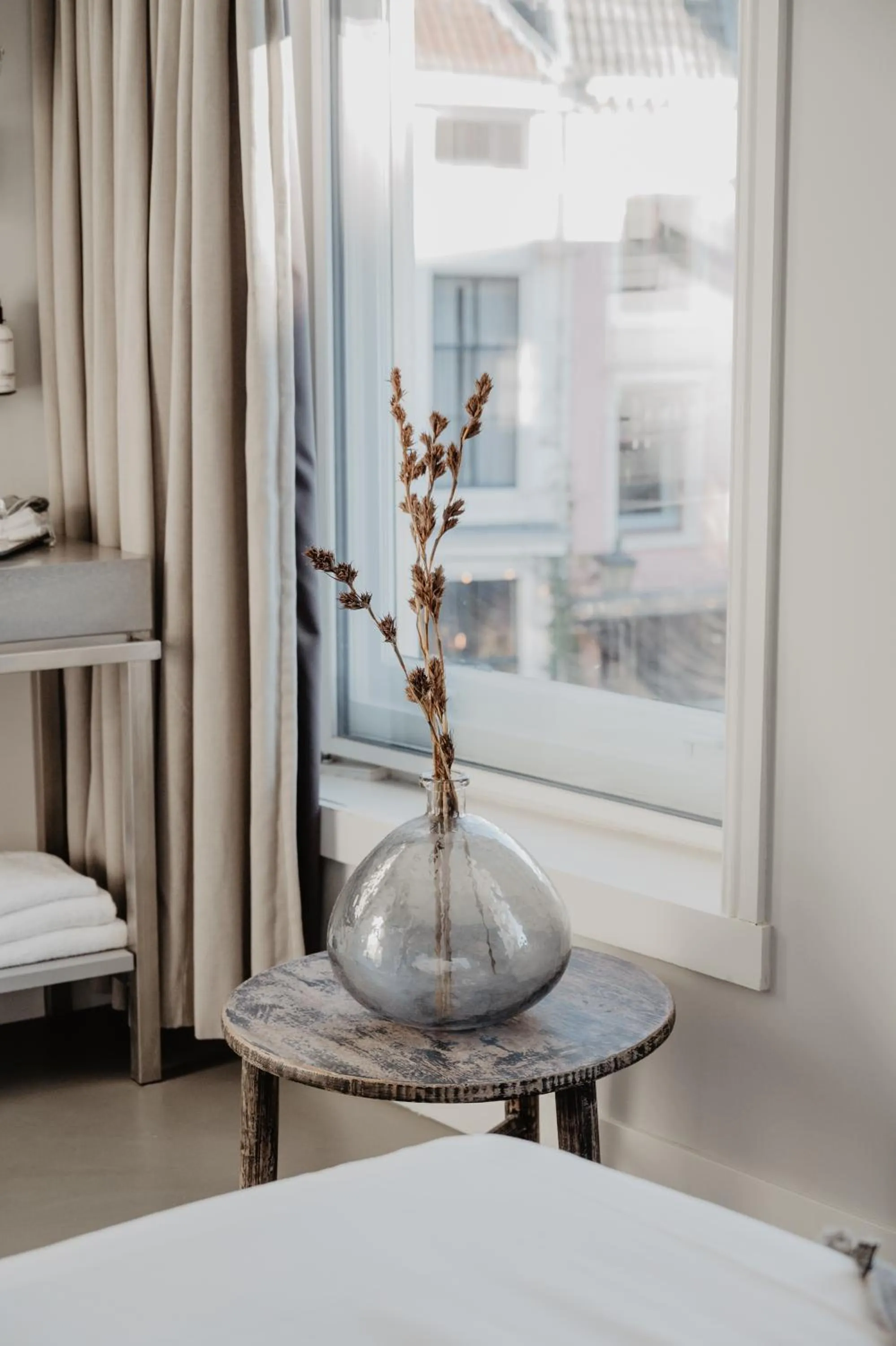 Bed in Mother Goose Hotel