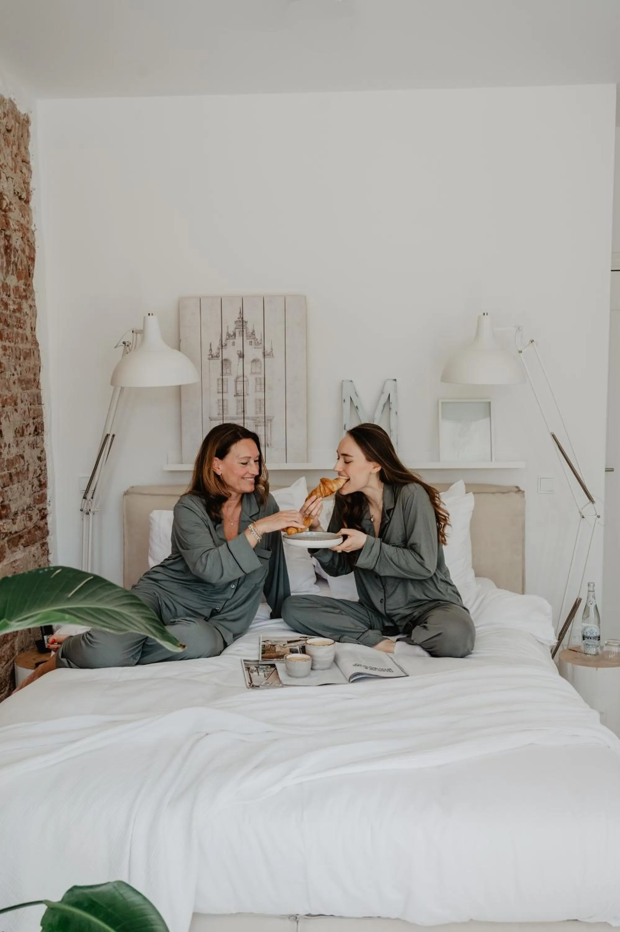 Bed in Mother Goose Hotel