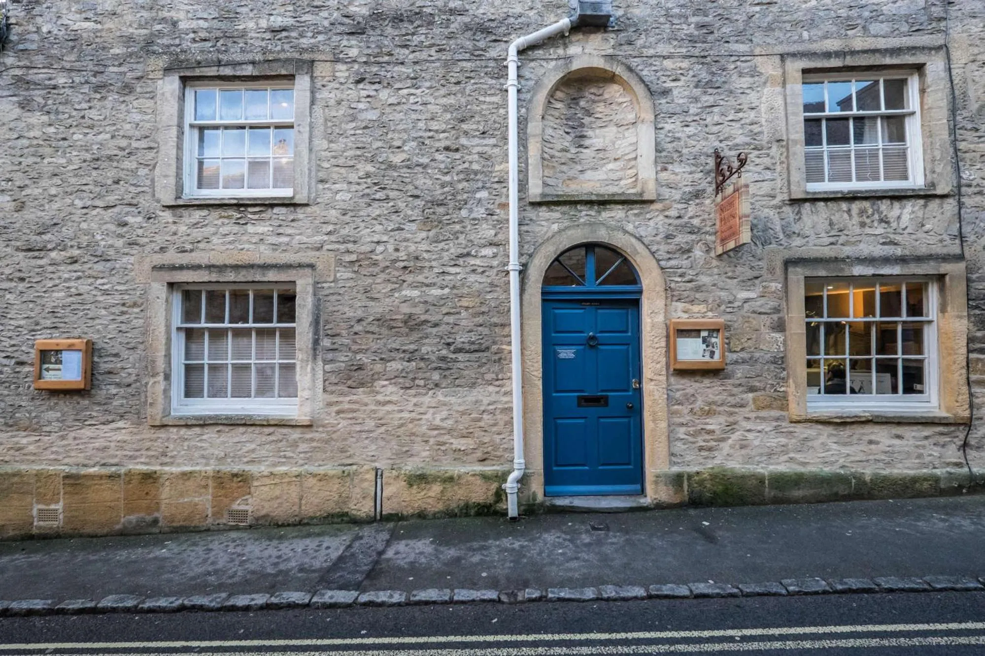 Facade/entrance in The Bell & Stuart House