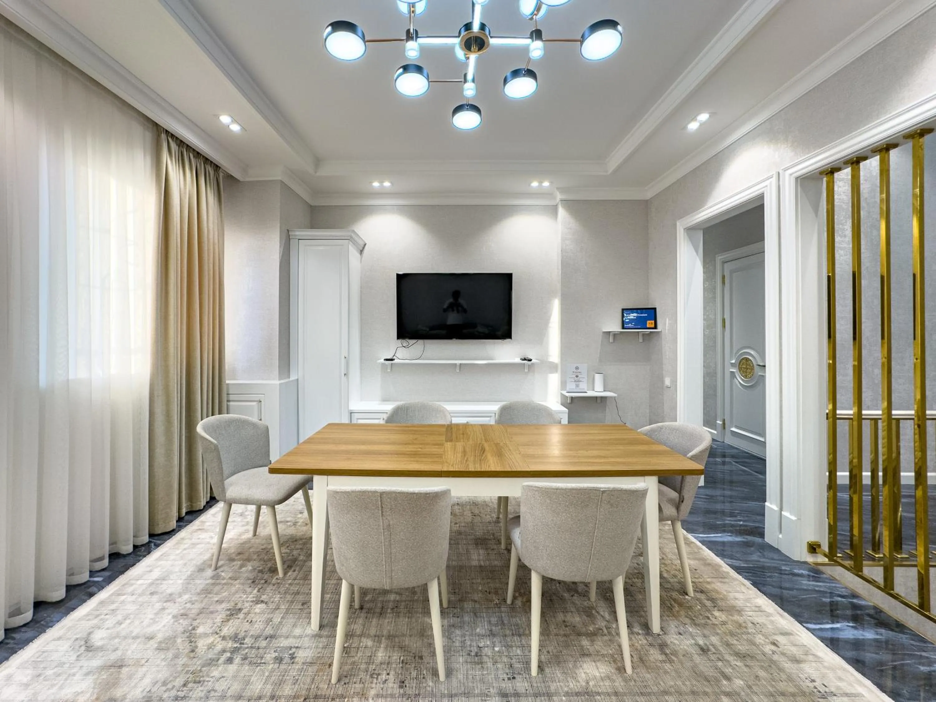 Communal lounge/ TV room in YakkaSaray Premium Apartment