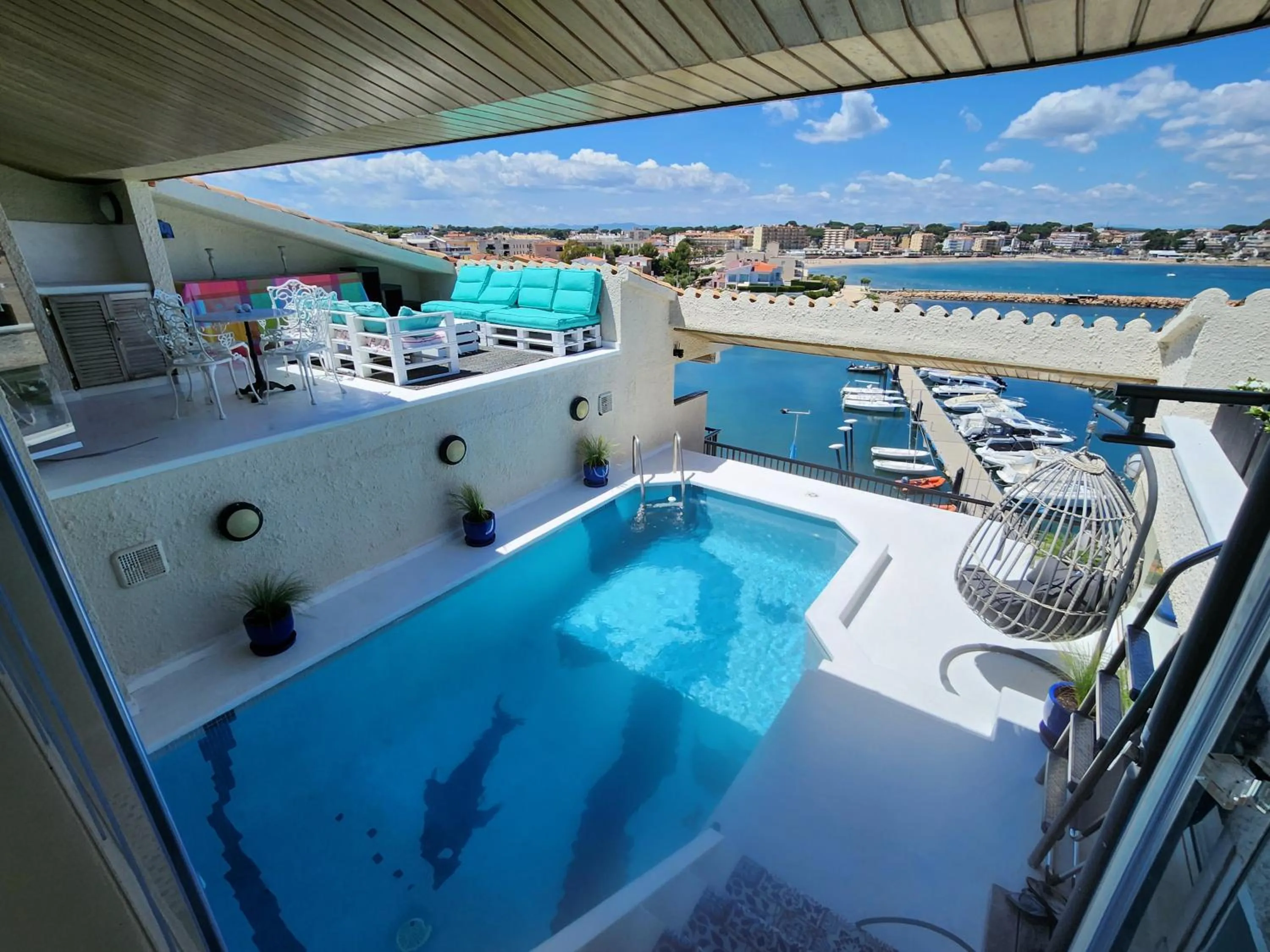 Swimming pool in Solo Atico Guest Suites