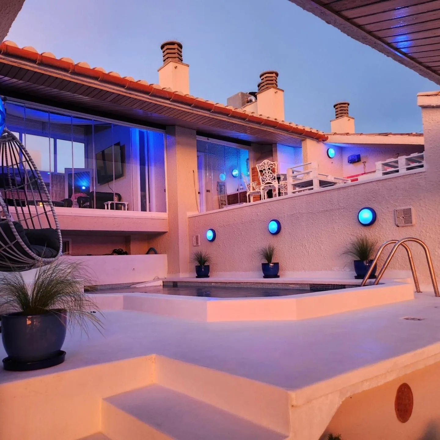 Swimming pool in Solo Atico Guest Suites