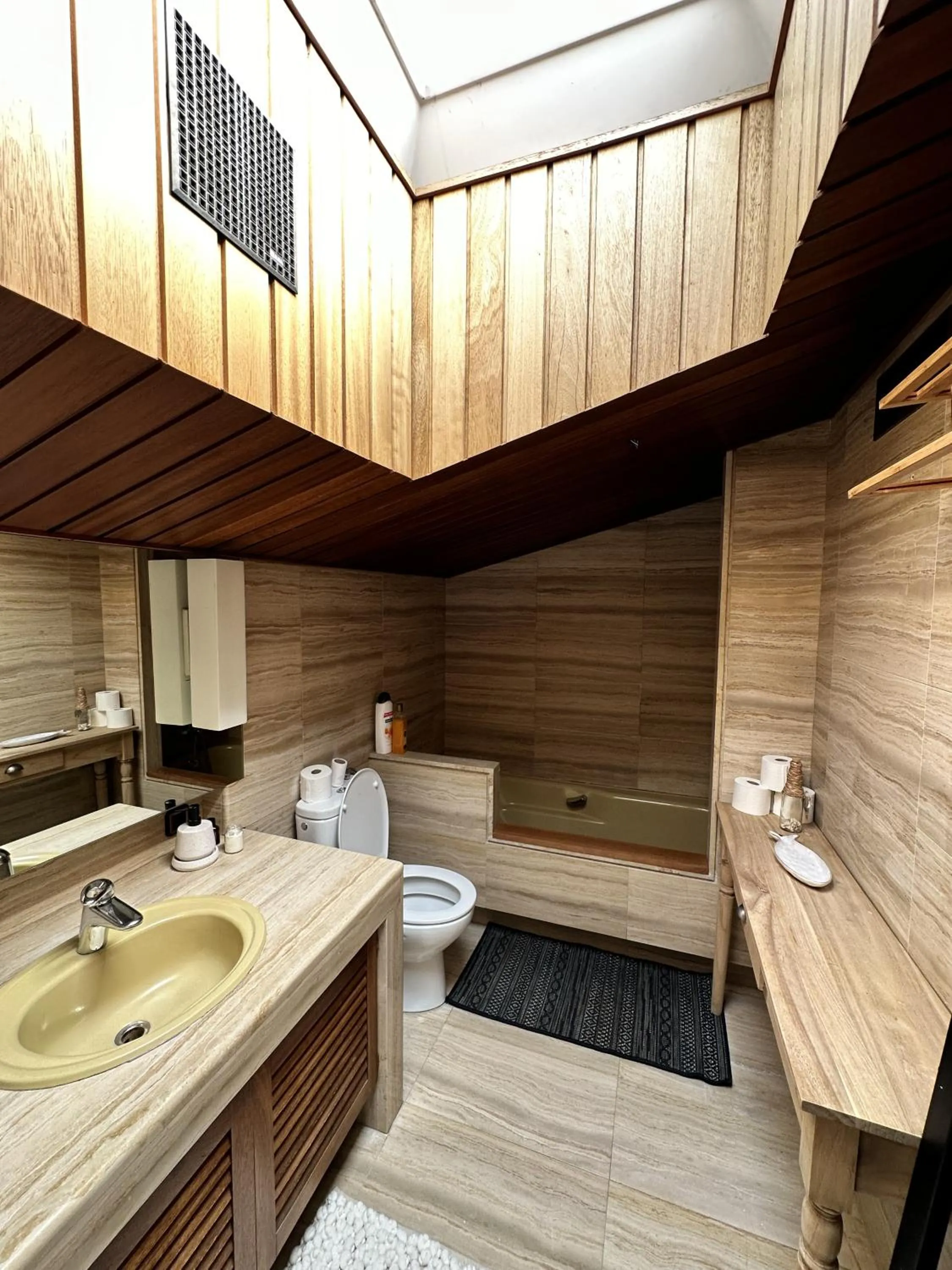 Shower in Solo Atico Guest Suites