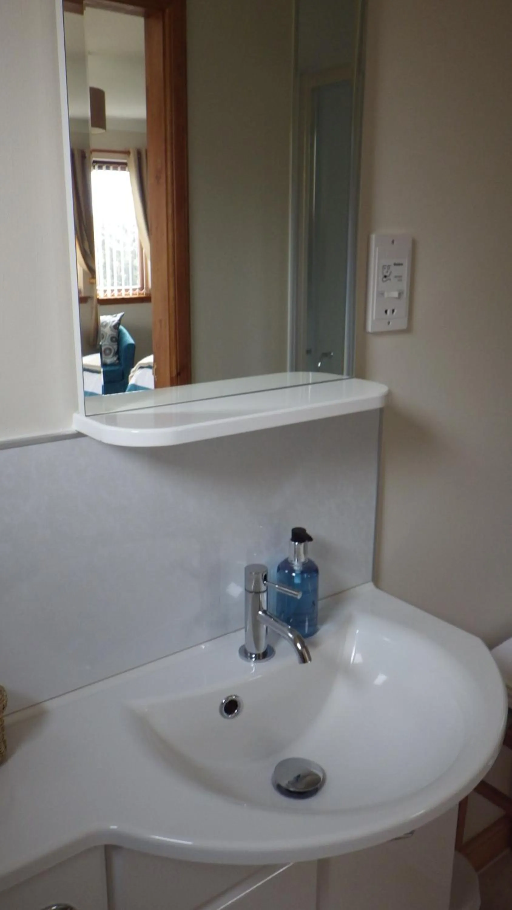 Standard Queen Room in Davar