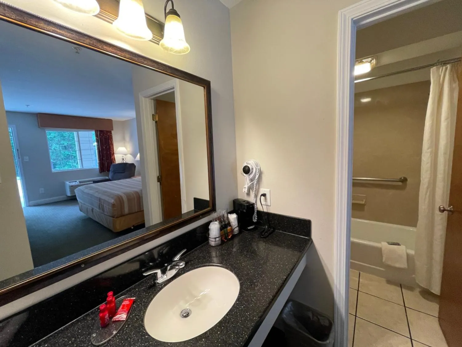 Bathroom in Stagecoach Inn Woodville