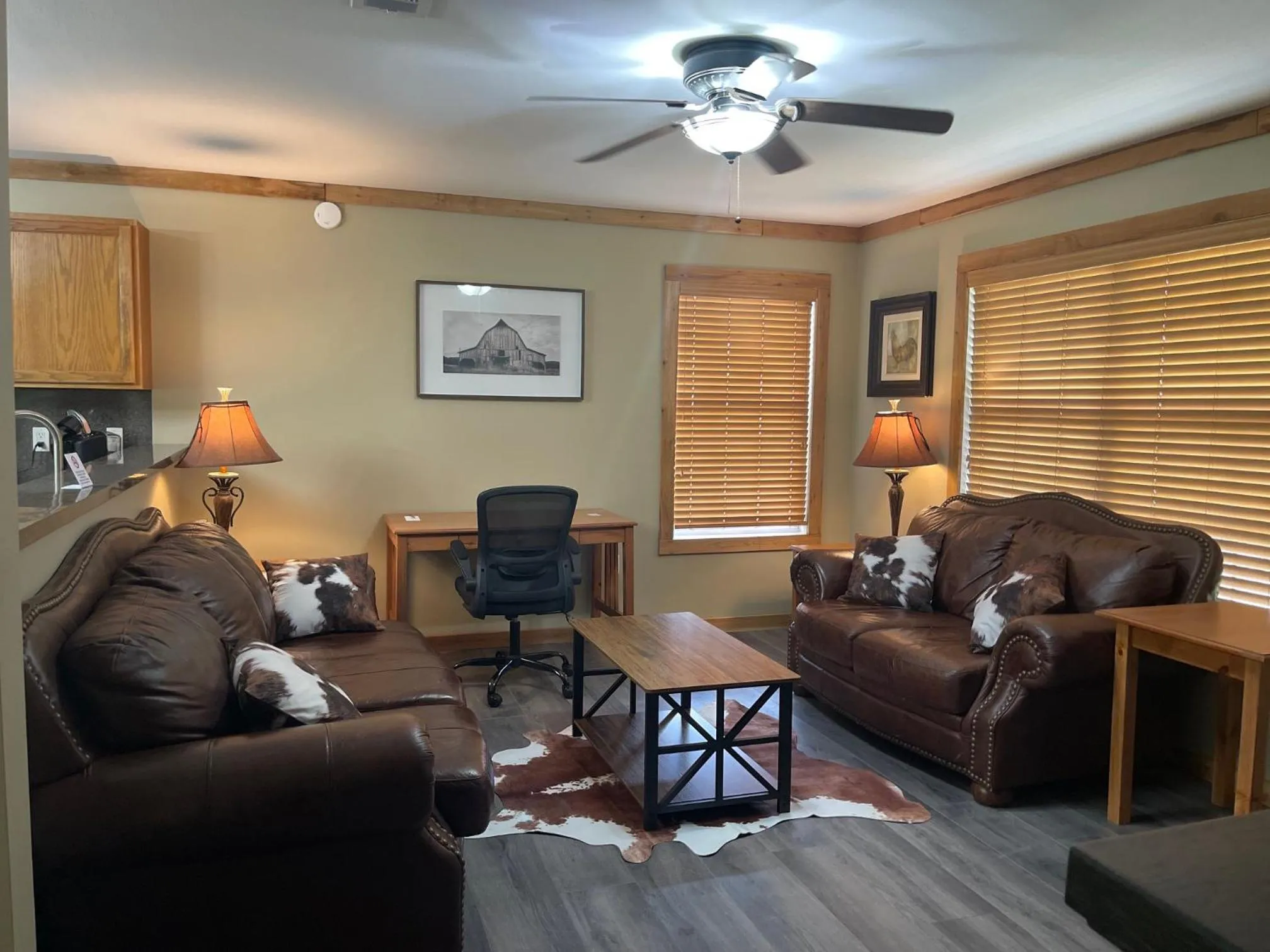 Living room in Stagecoach Inn Woodville