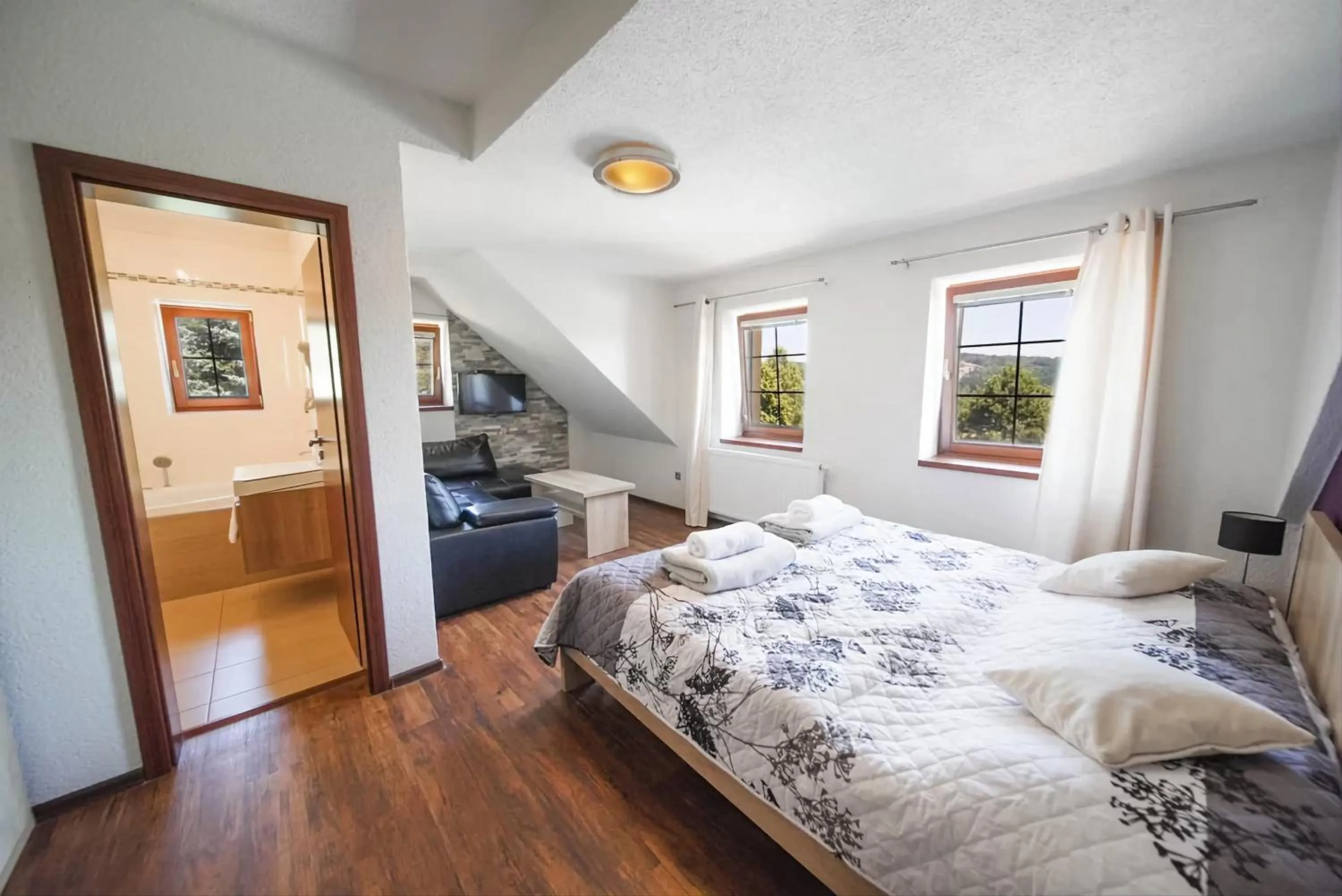 Photo of the whole room, Bed in Wellness Penzion Life