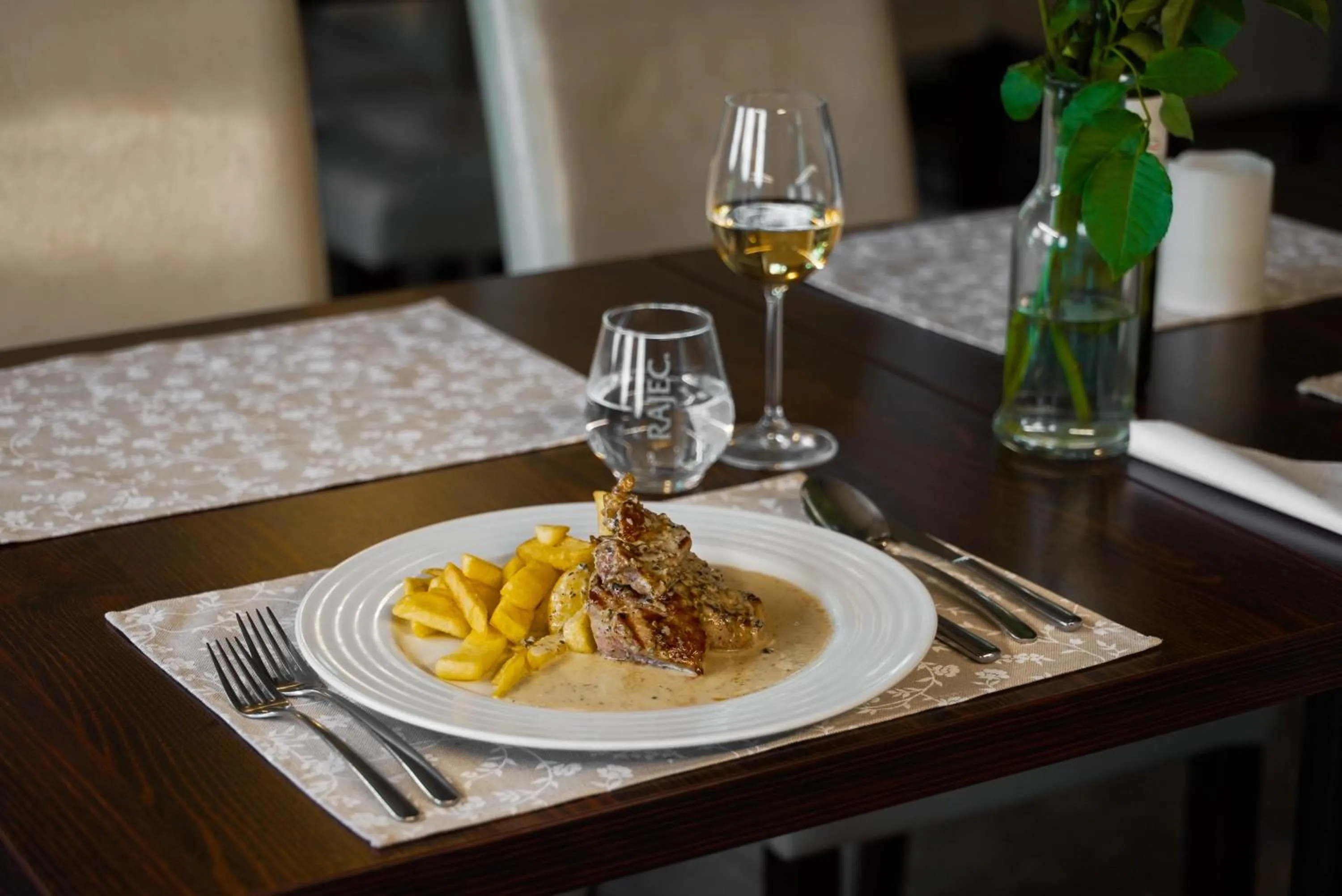 Restaurant/places to eat in Wellness Penzion Life