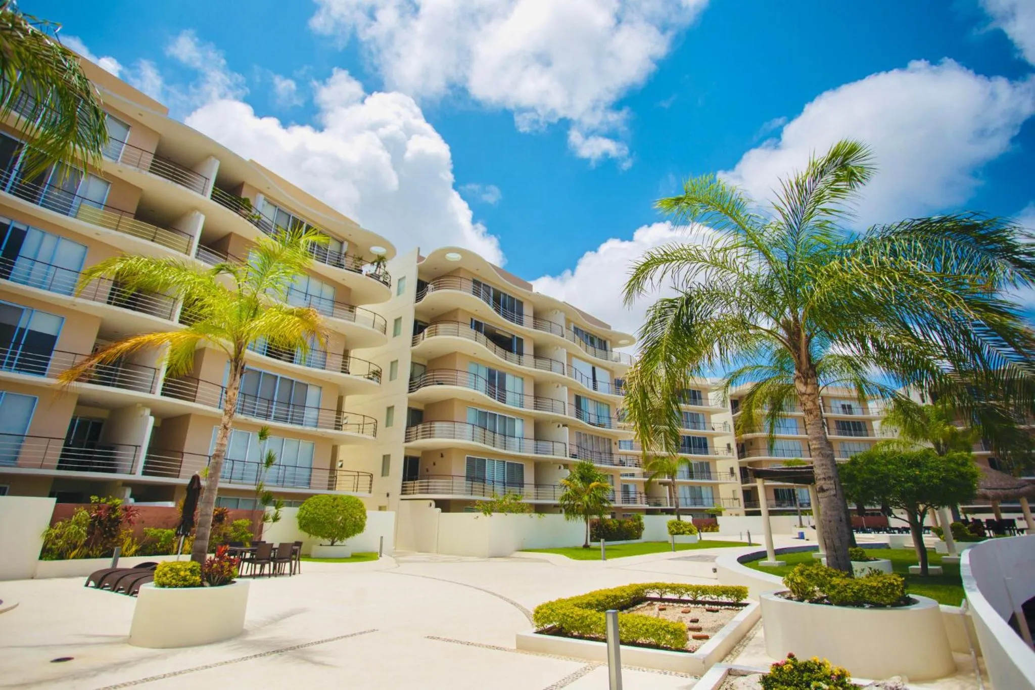 Property building in Deluxe fully furnished 2bd