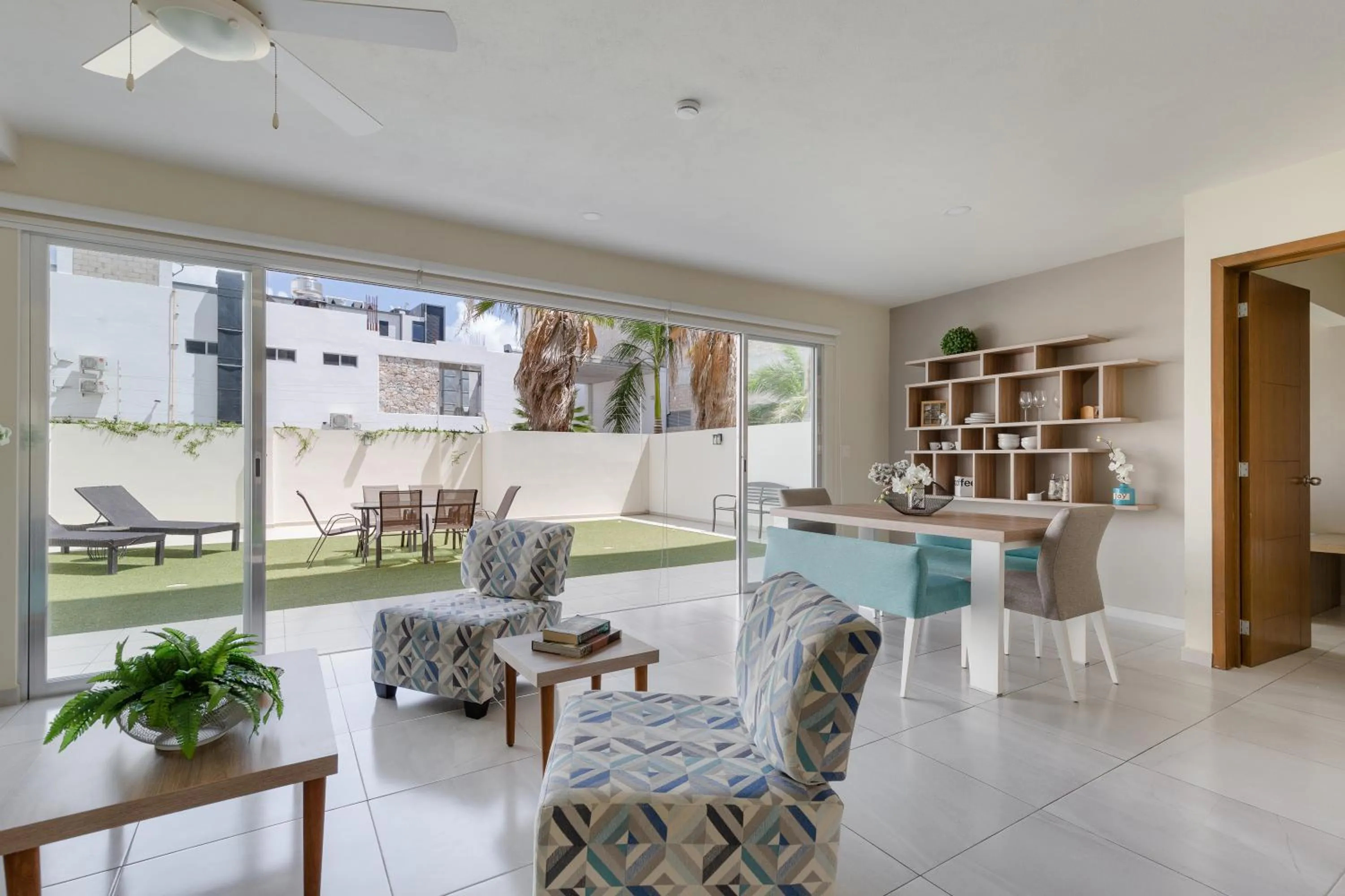 Balcony/Terrace in Deluxe fully furnished 2bd