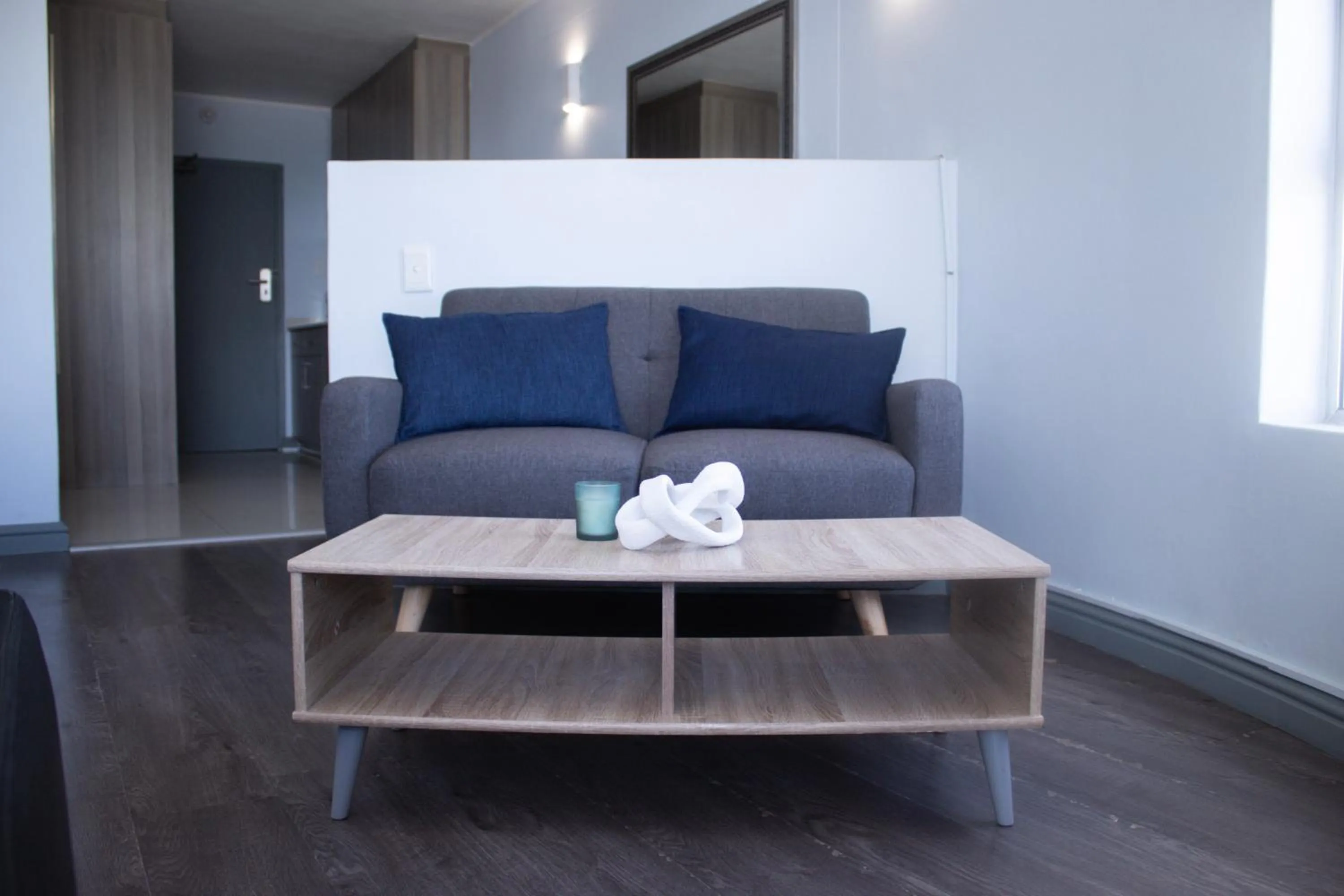 Living room in Ocean Breeze Hotel