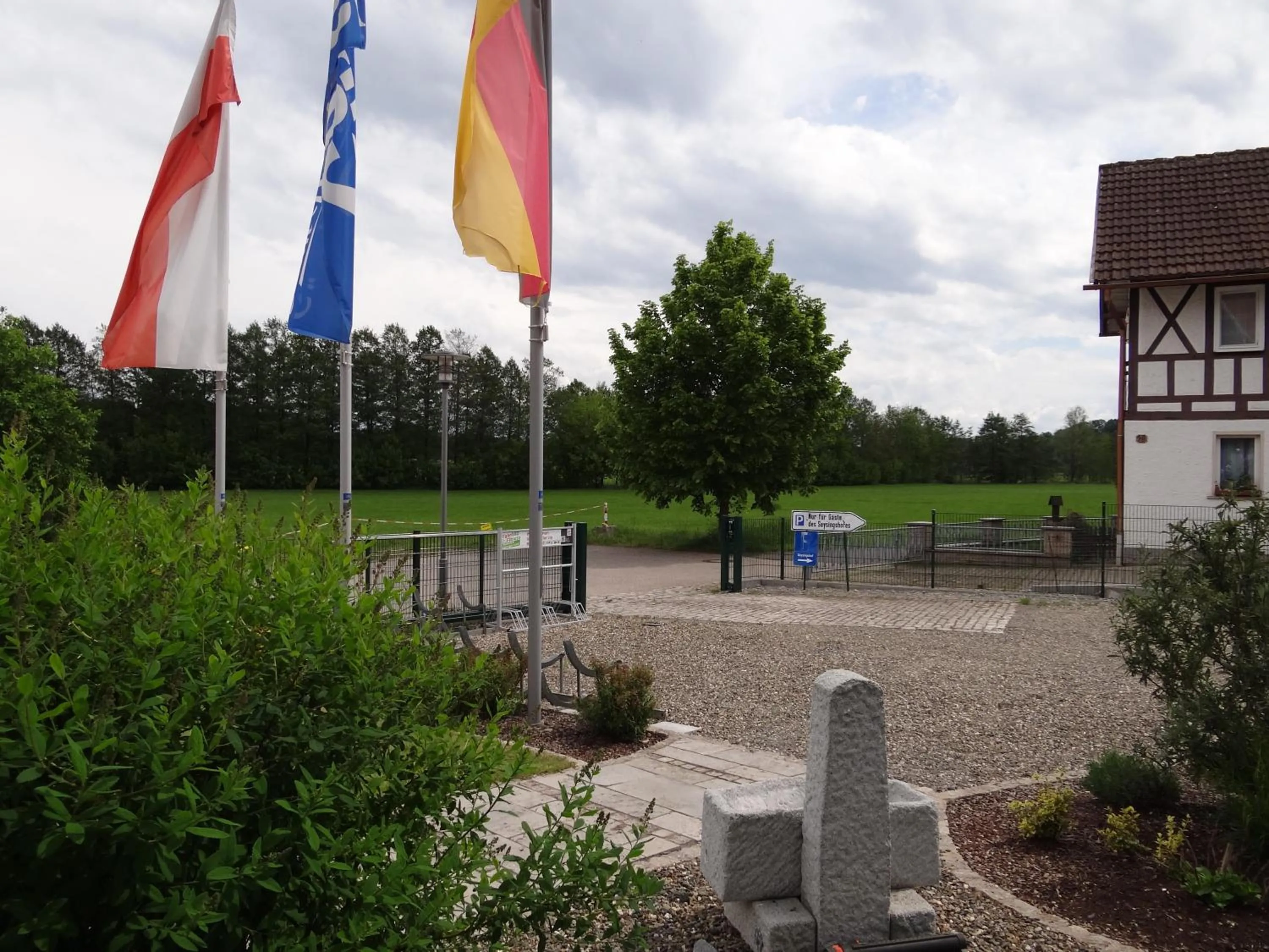 Facade/entrance in Landgasthaus zum Seysingshof