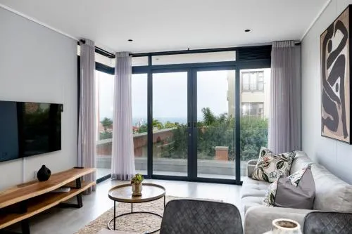 Luxury Bellagio 002 with Sea Views and Inverter