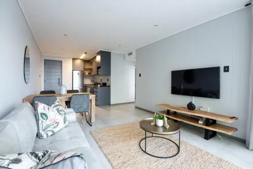 Luxury Bellagio 002 with Sea Views and Inverter