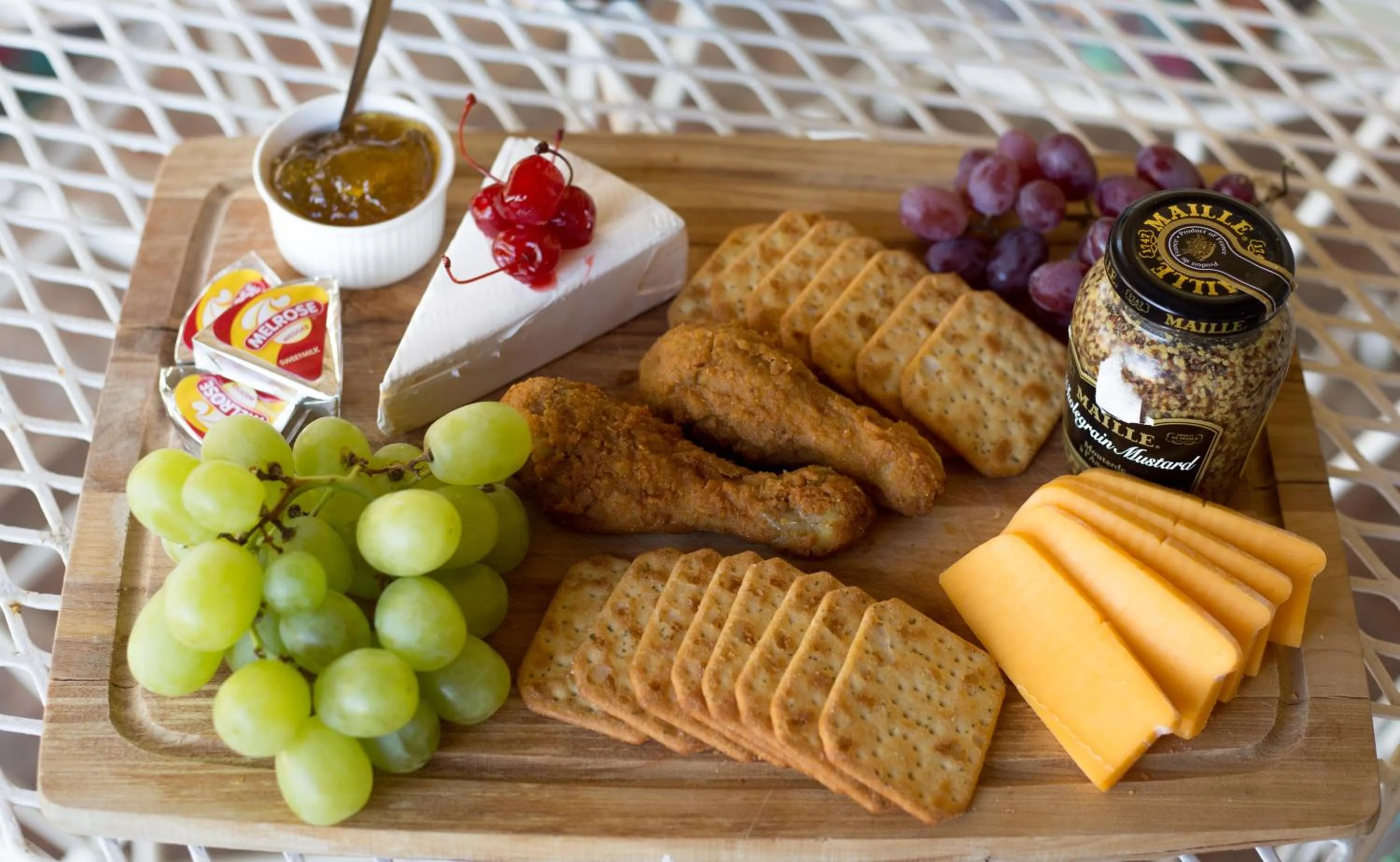 Breakfast in Apollis Cottage