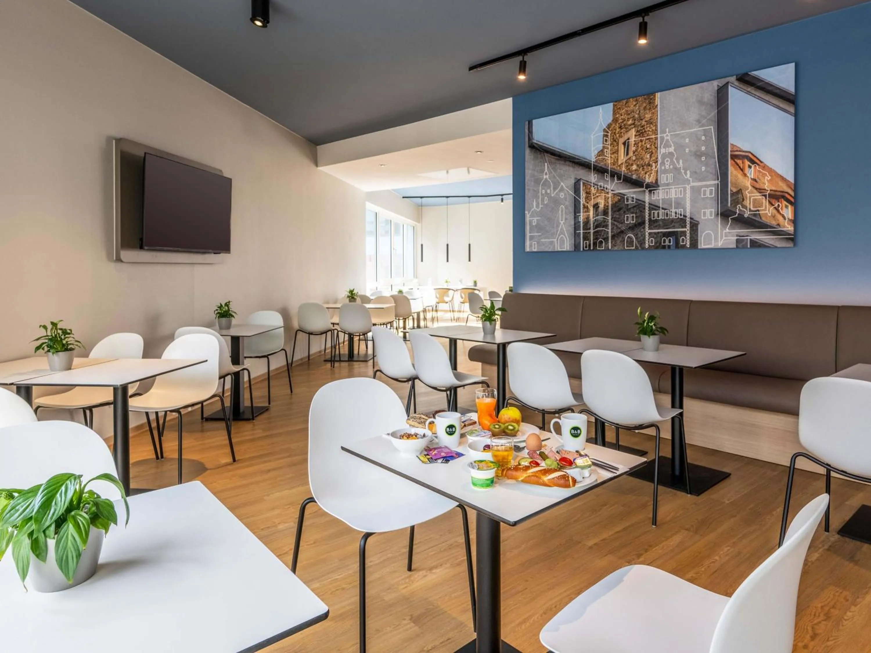 Restaurant/places to eat in B&B Hotel Schweinfurt-City