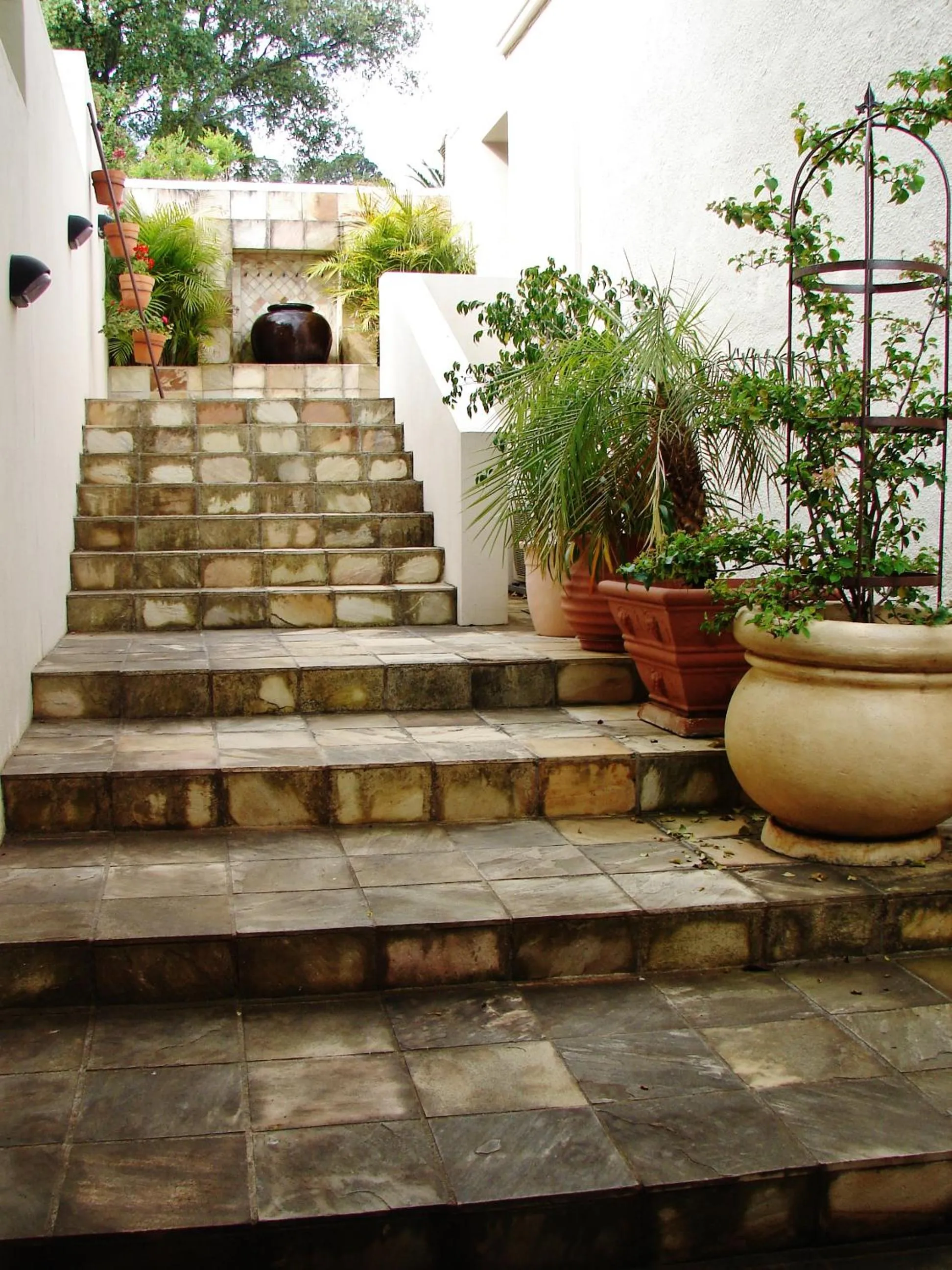 Facade/entrance in Majorca House