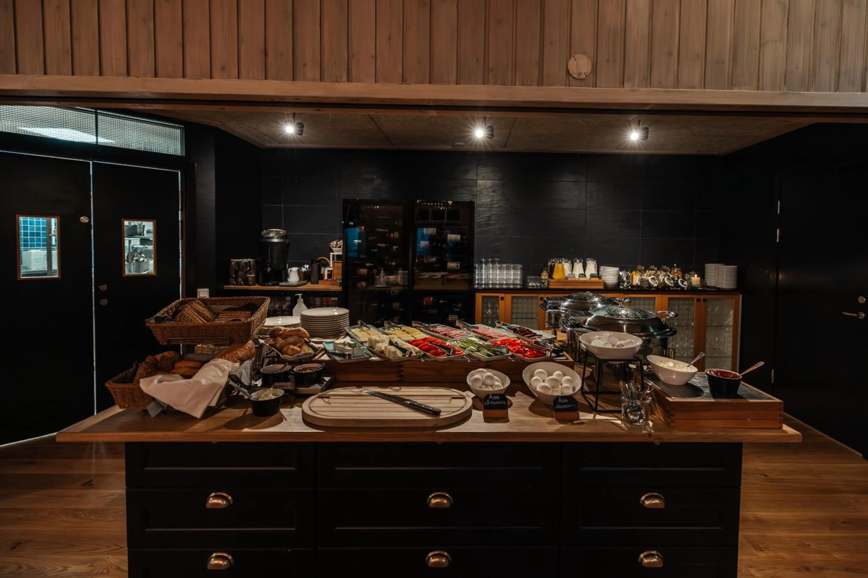 Restaurant/places to eat in Barken Lodge