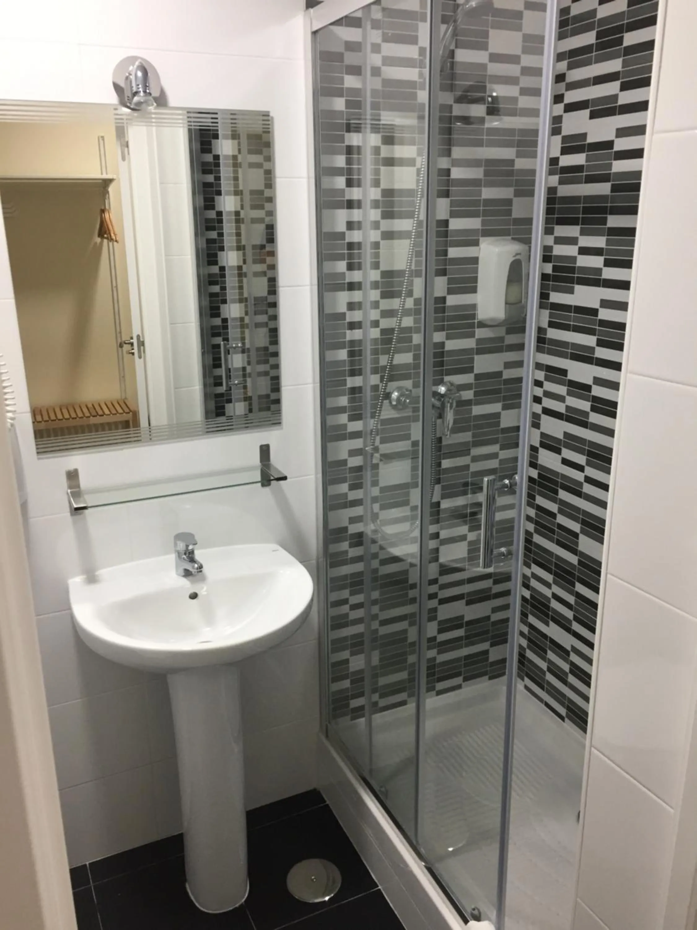 Bathroom in JQC Rooms