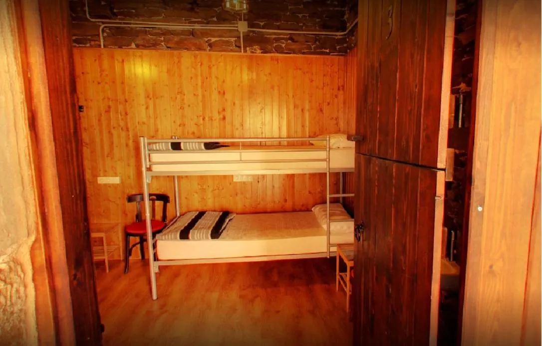 bunk bed, Bed in Albergue San Lázaro